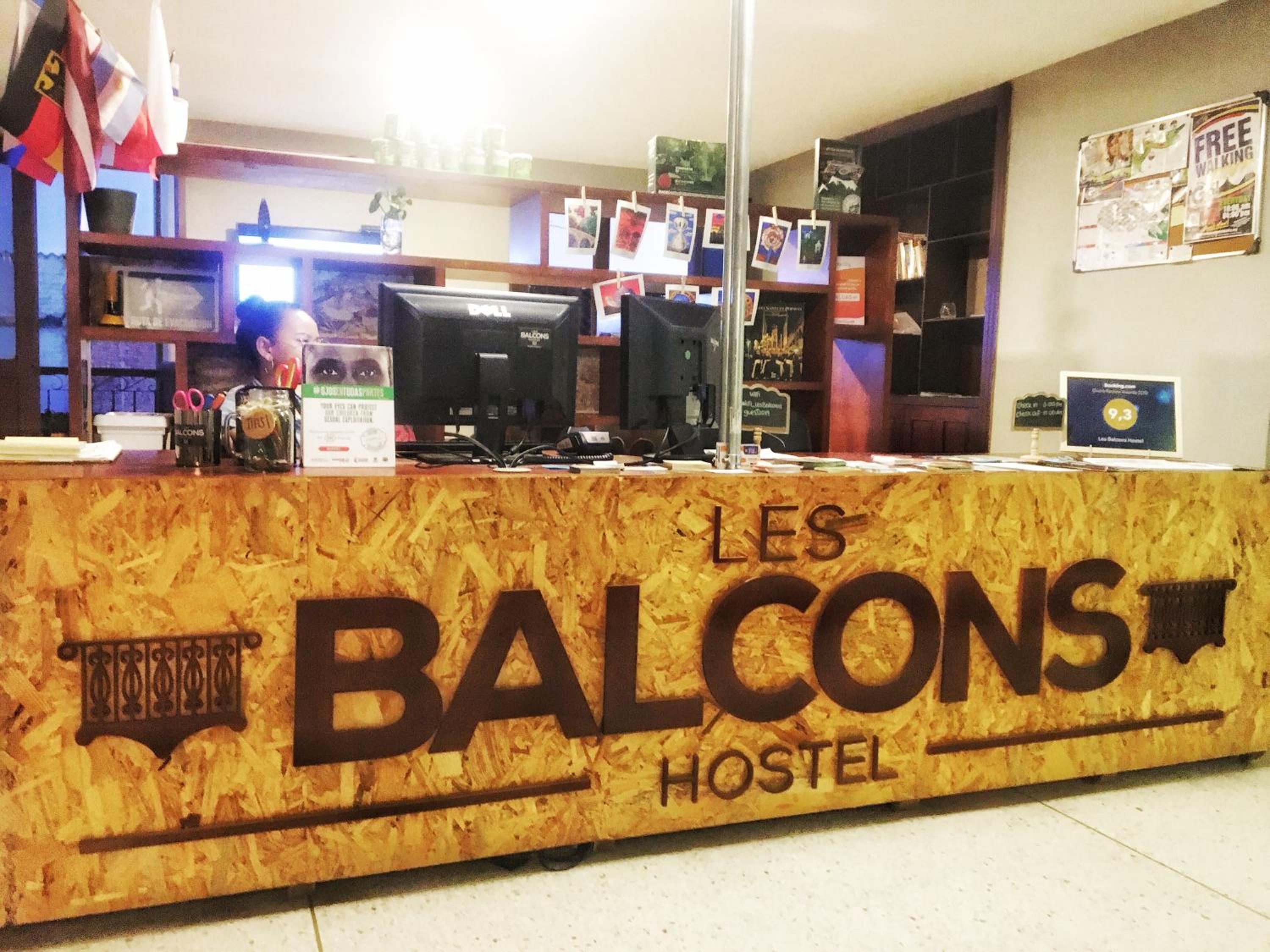 Les Balcons Hostel