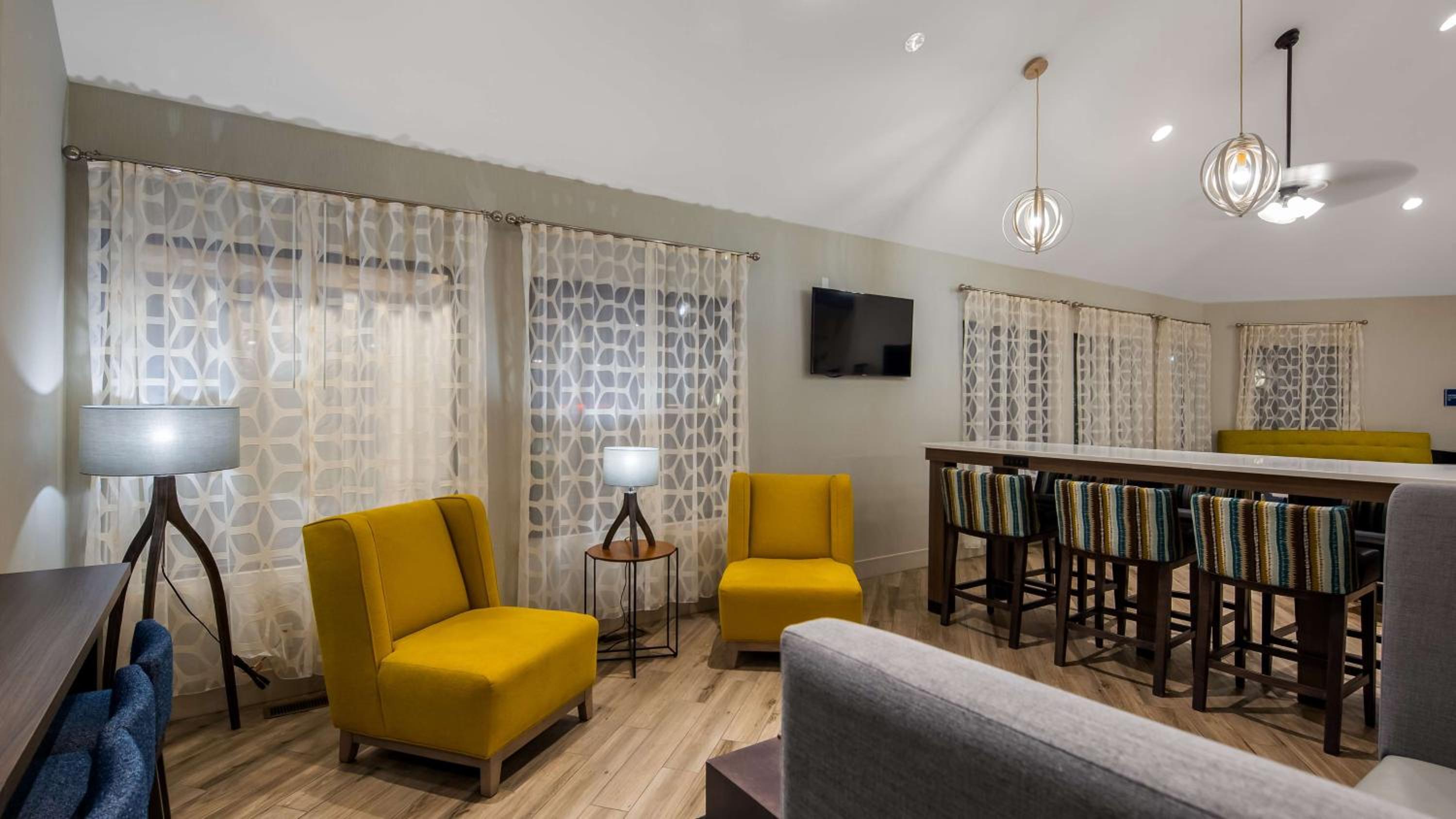 Best Western Hampshire Inn Suites - Property Image 18