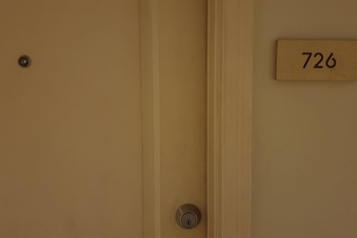 MANDALUYONG 2 Br w 2 Queen, 50HDtv across Shangrila Mall view 4