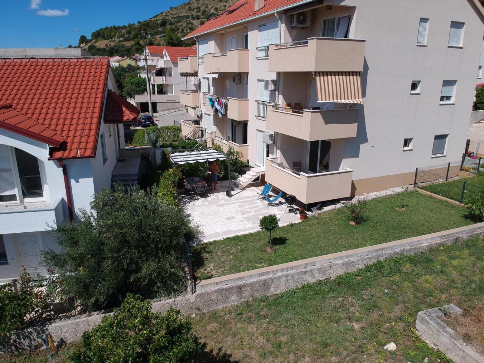 Albatros Apartment with Private Garden,Trogir view 3