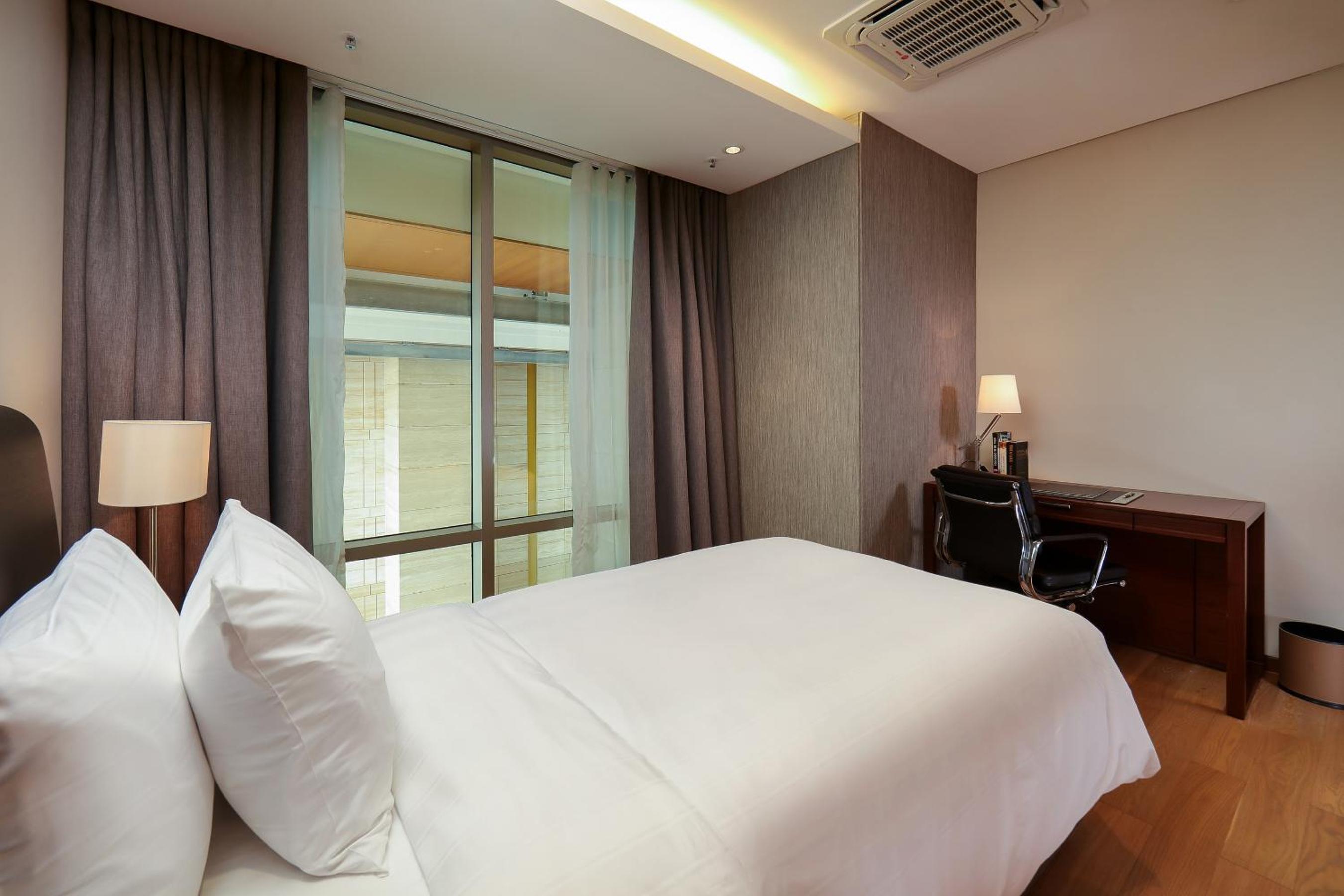Lotte The Residence