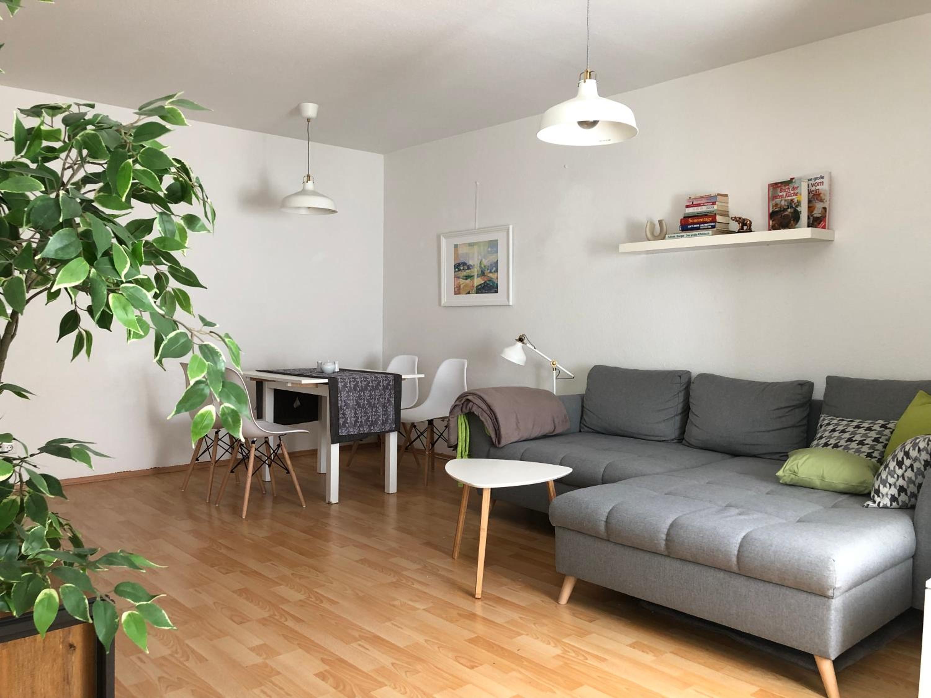 Parkplatz und Balkon - Burberg`s Heimathafen in Wiesbaden view 4