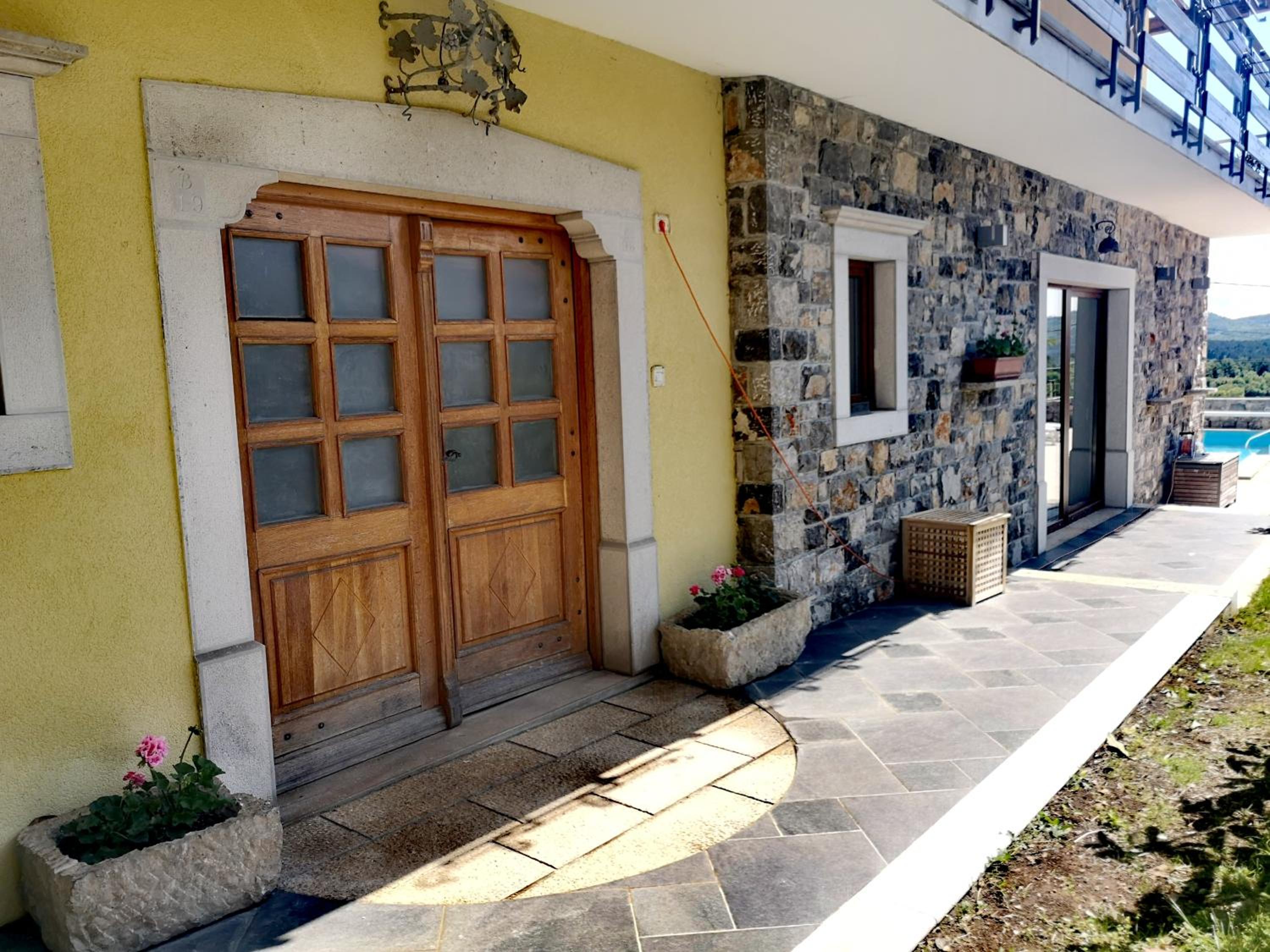 Private Apartment HerMes arT on the Karst Shared Pool & Parking view 3
