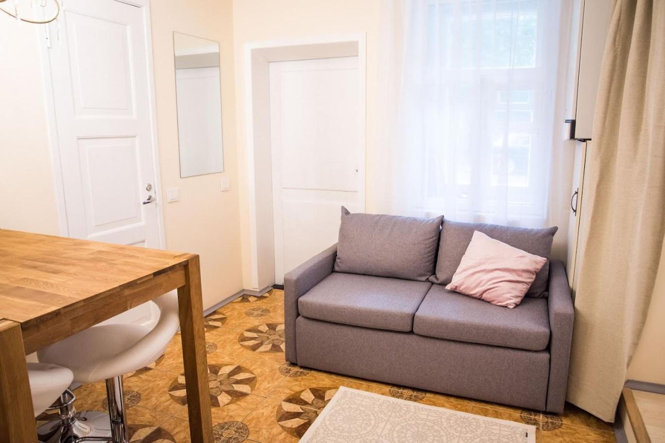 Cozy city studio apartment free parking
