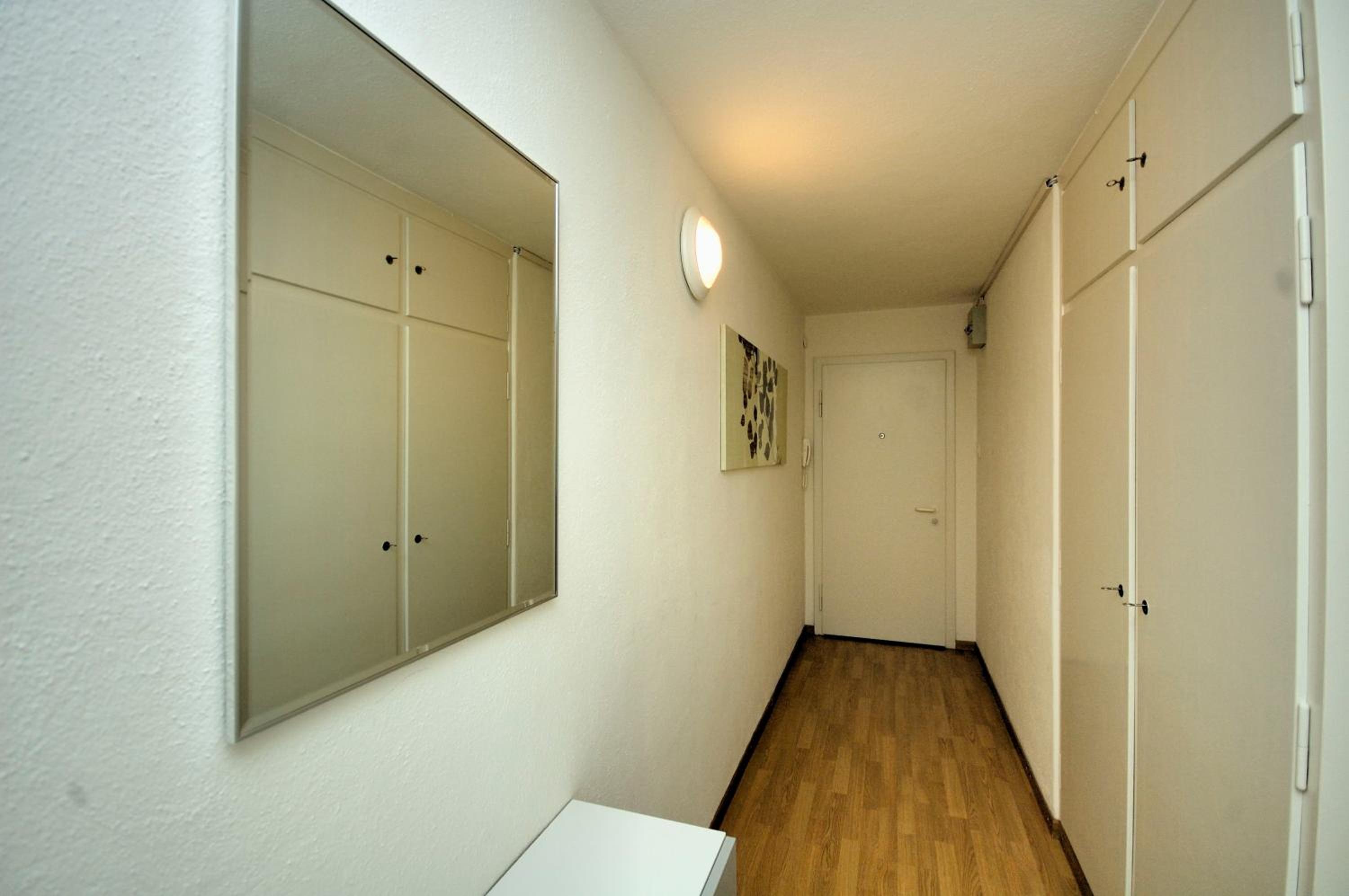 Studio City Center - Crown 13