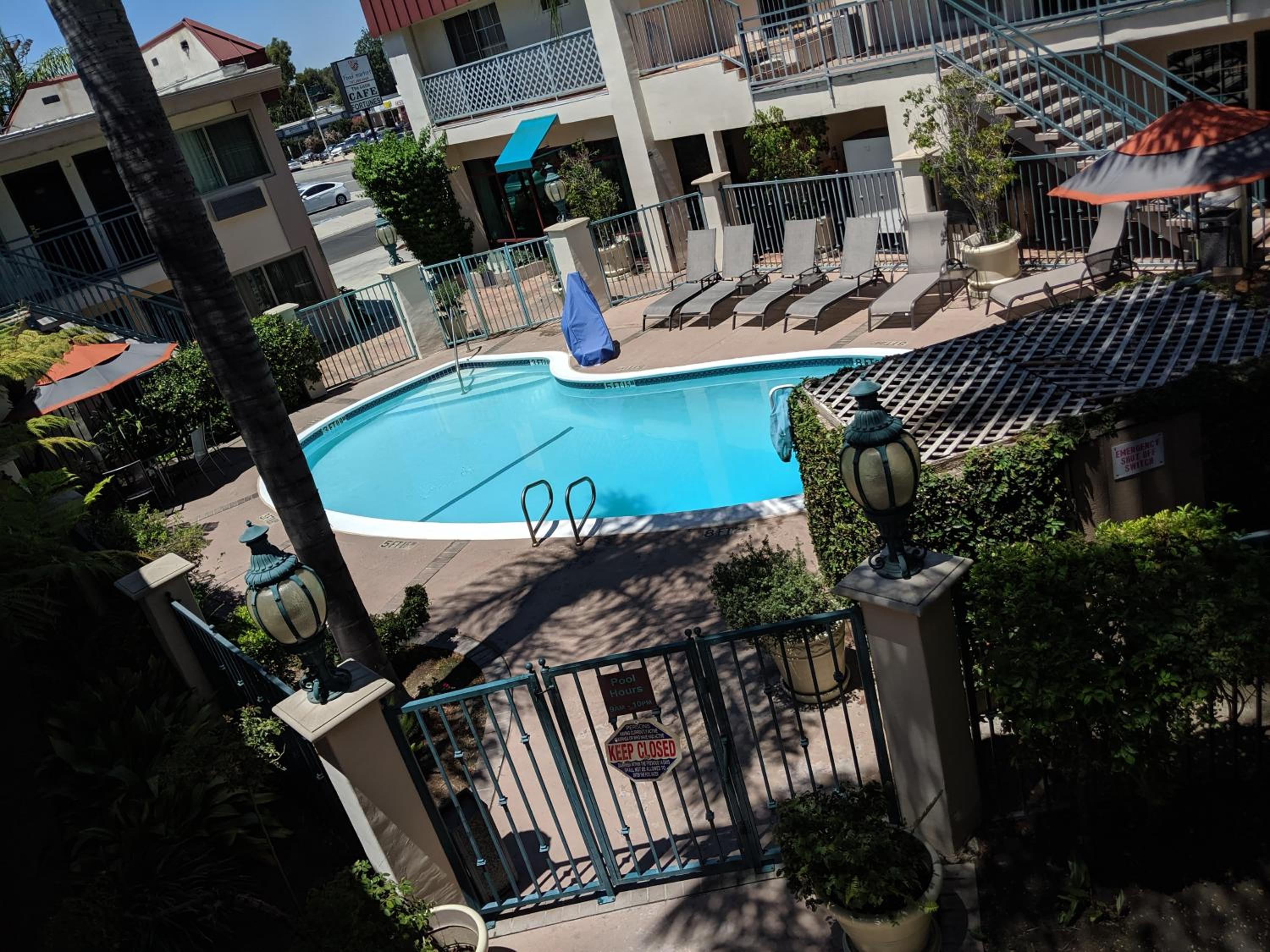 Tarzana Inn - Property Image 15