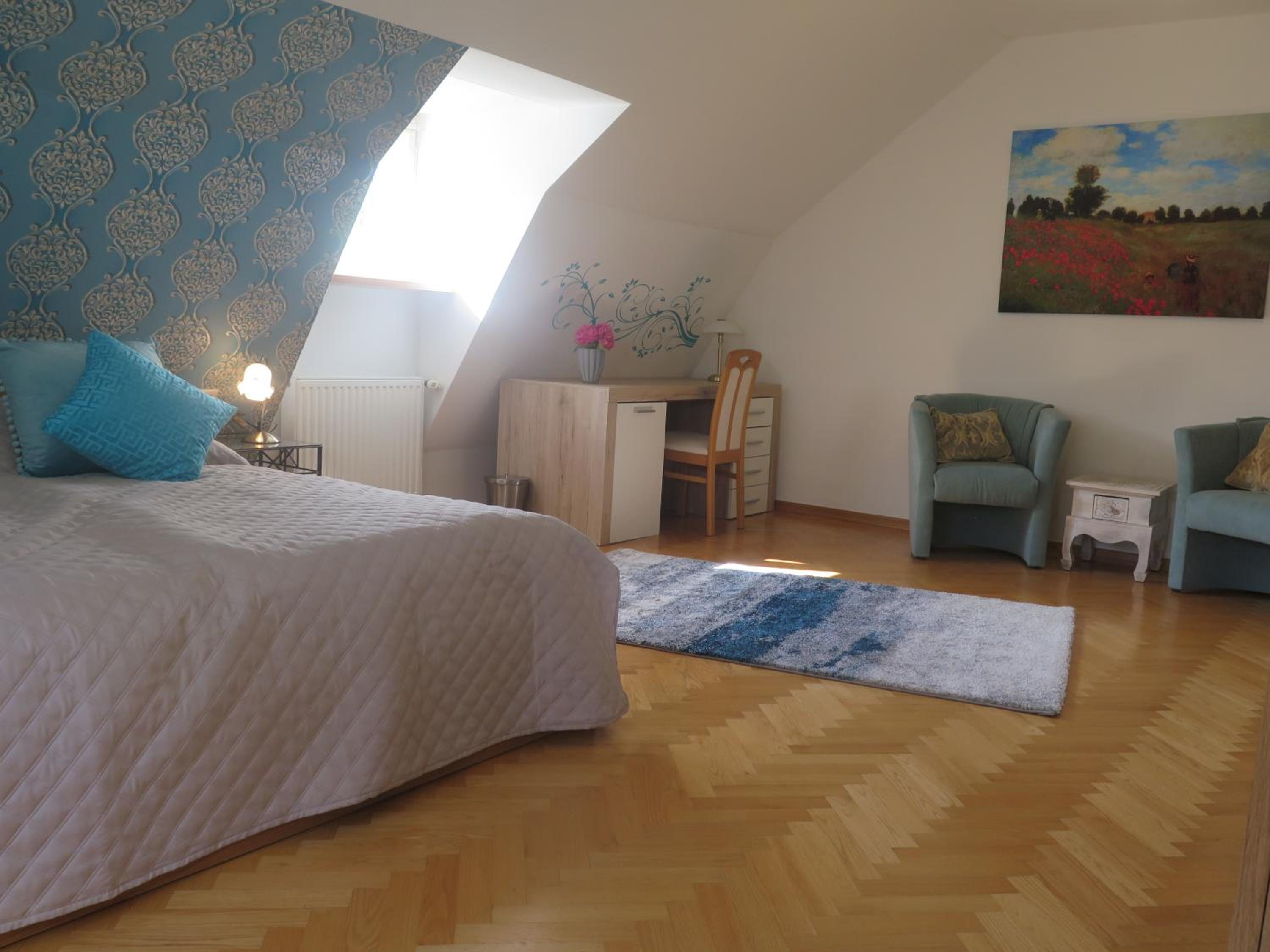 Schoenbrunn Gardens Deluxe Apartment