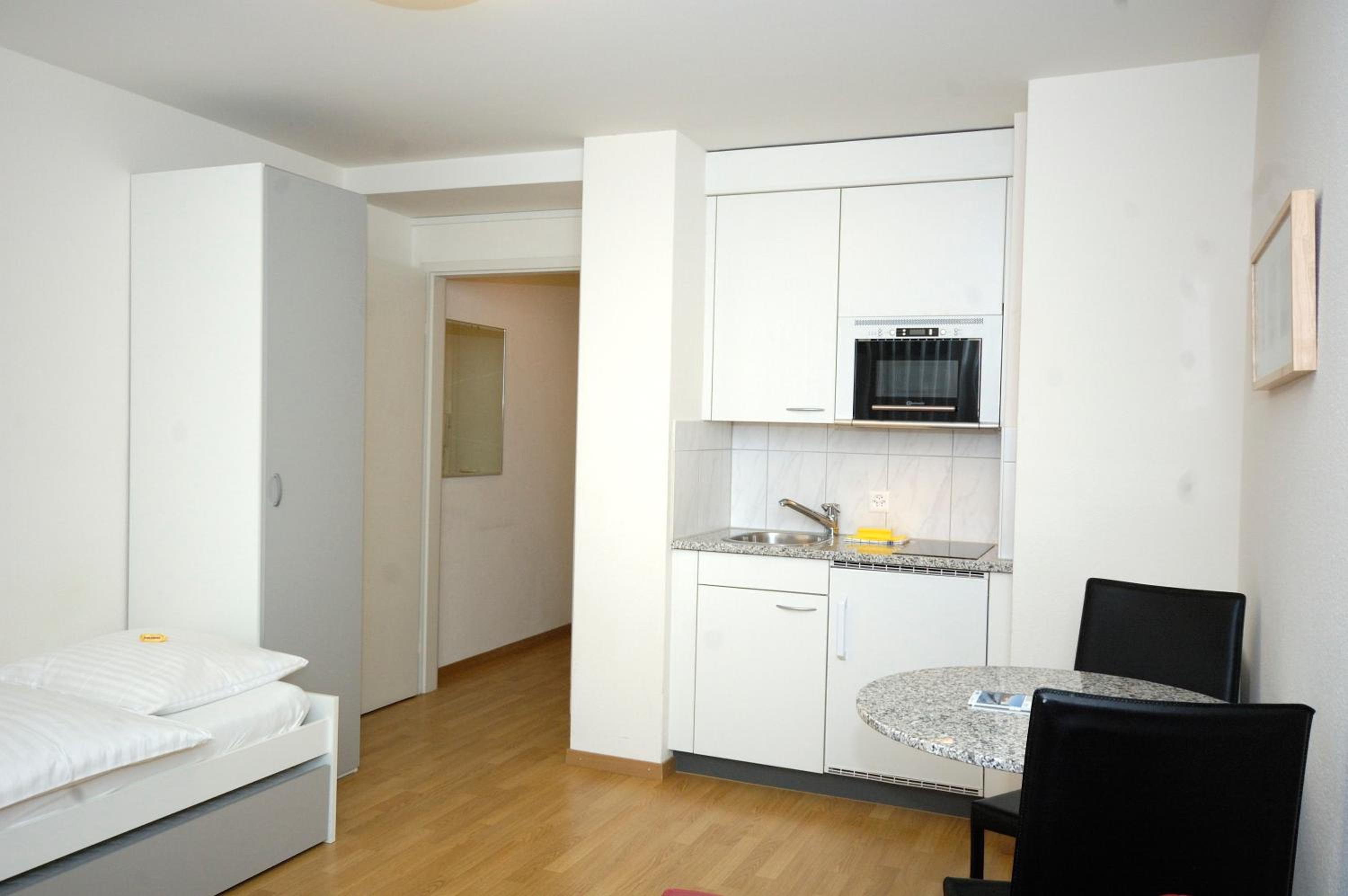 City-studio on top floor - Crown 48