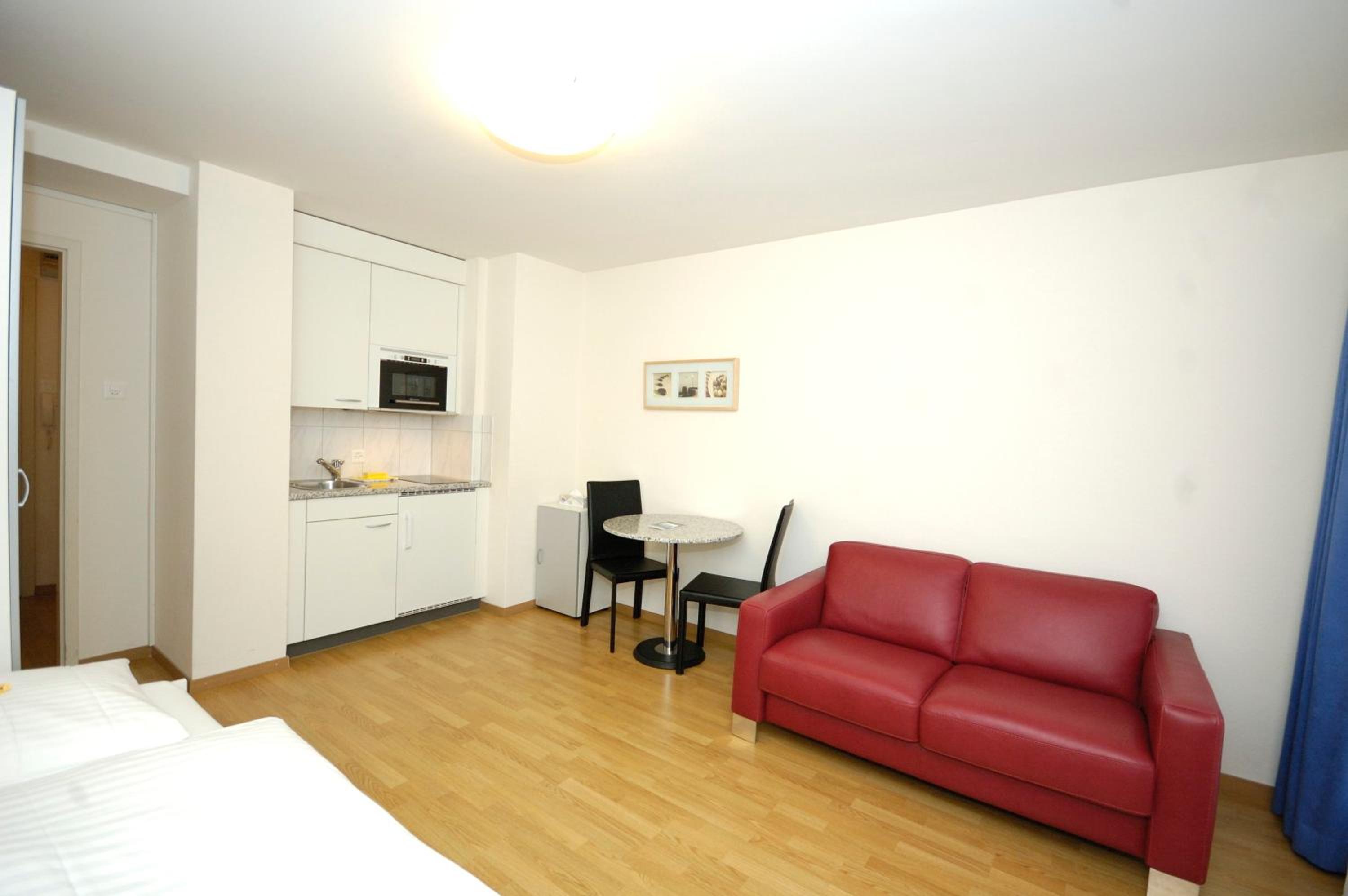City-studio on top floor - Crown 48