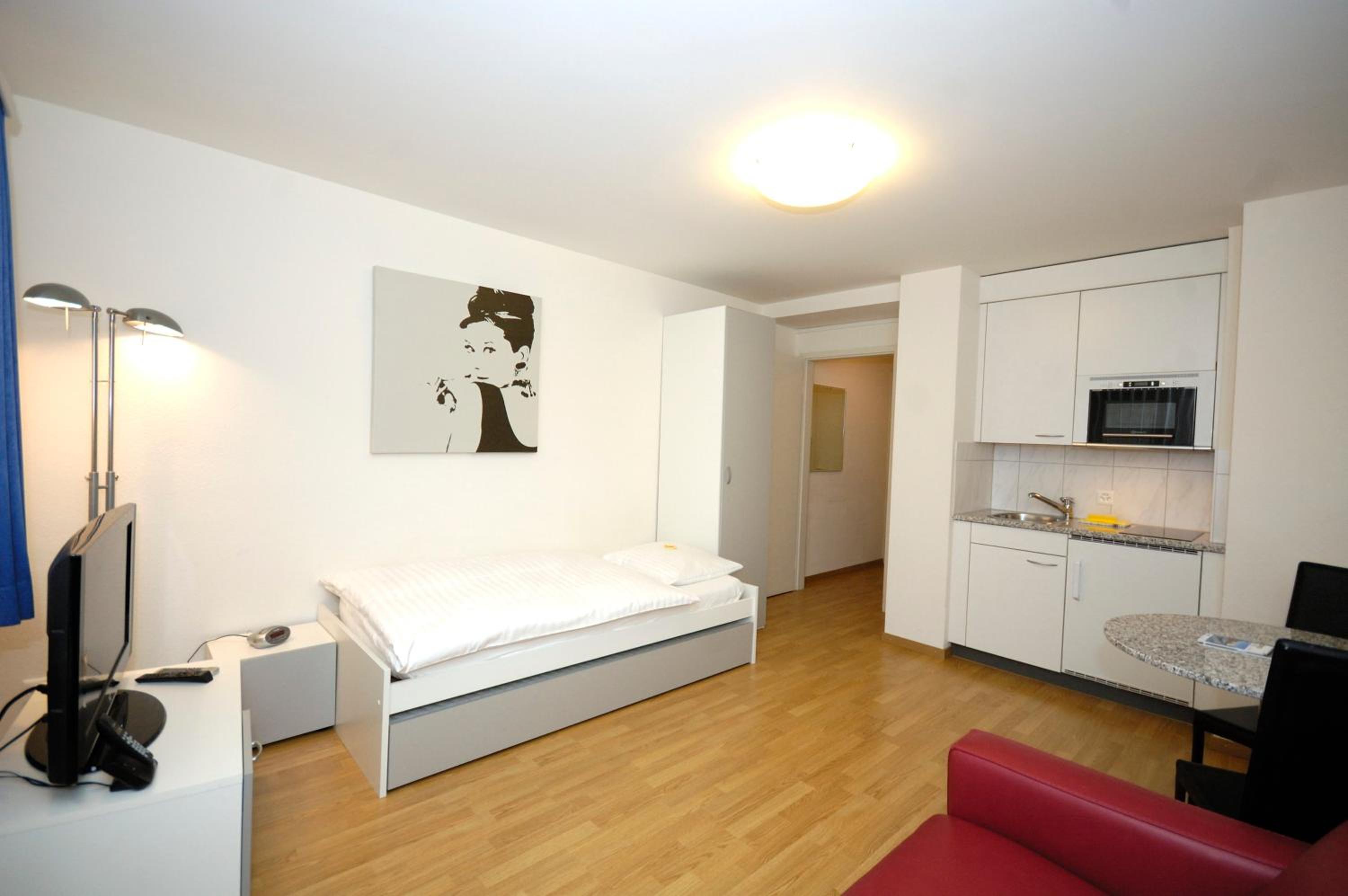 City-studio on top floor - Crown 48