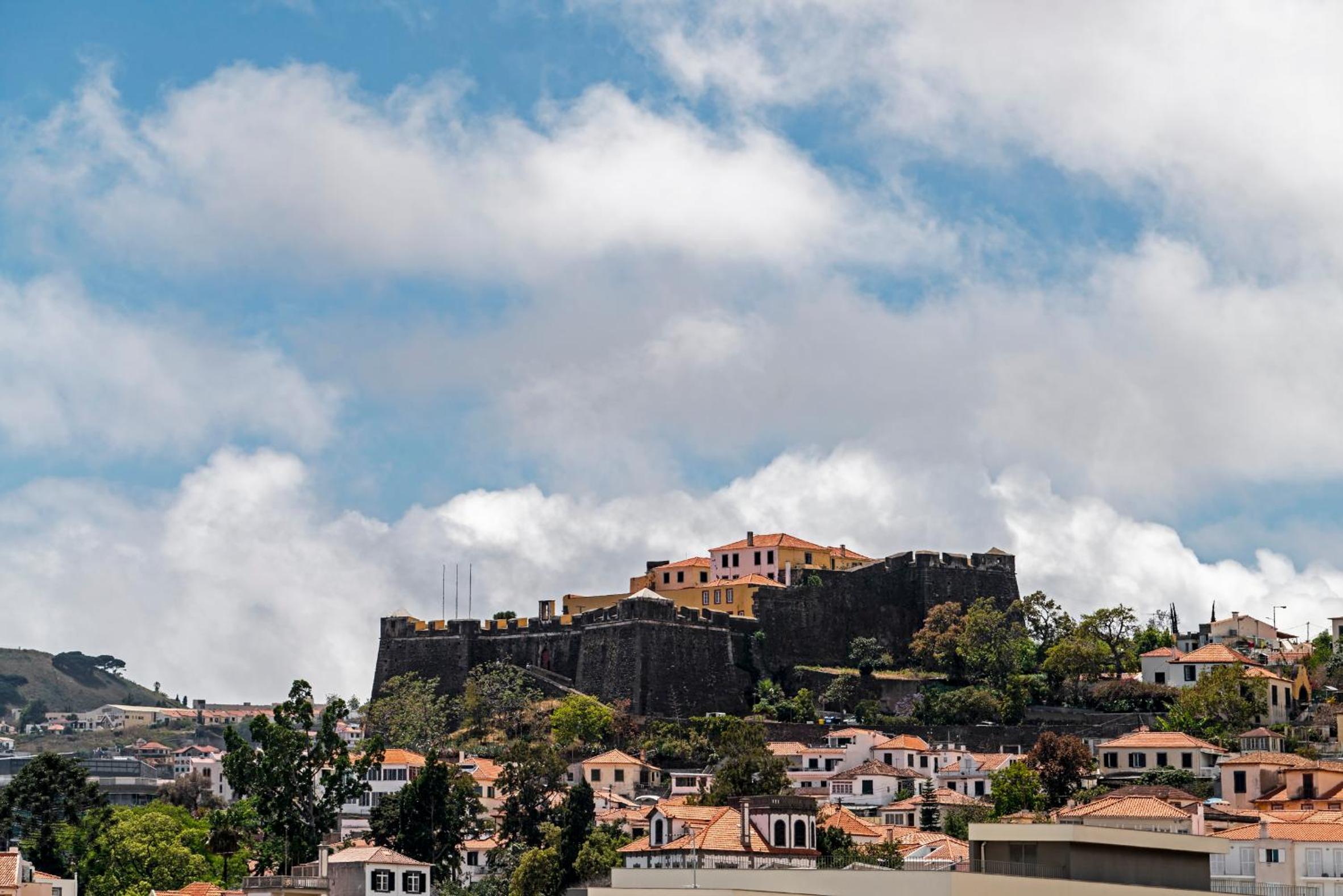 Luxury View Apartment Funchal CENTRAL Families FREE PARKING view 4
