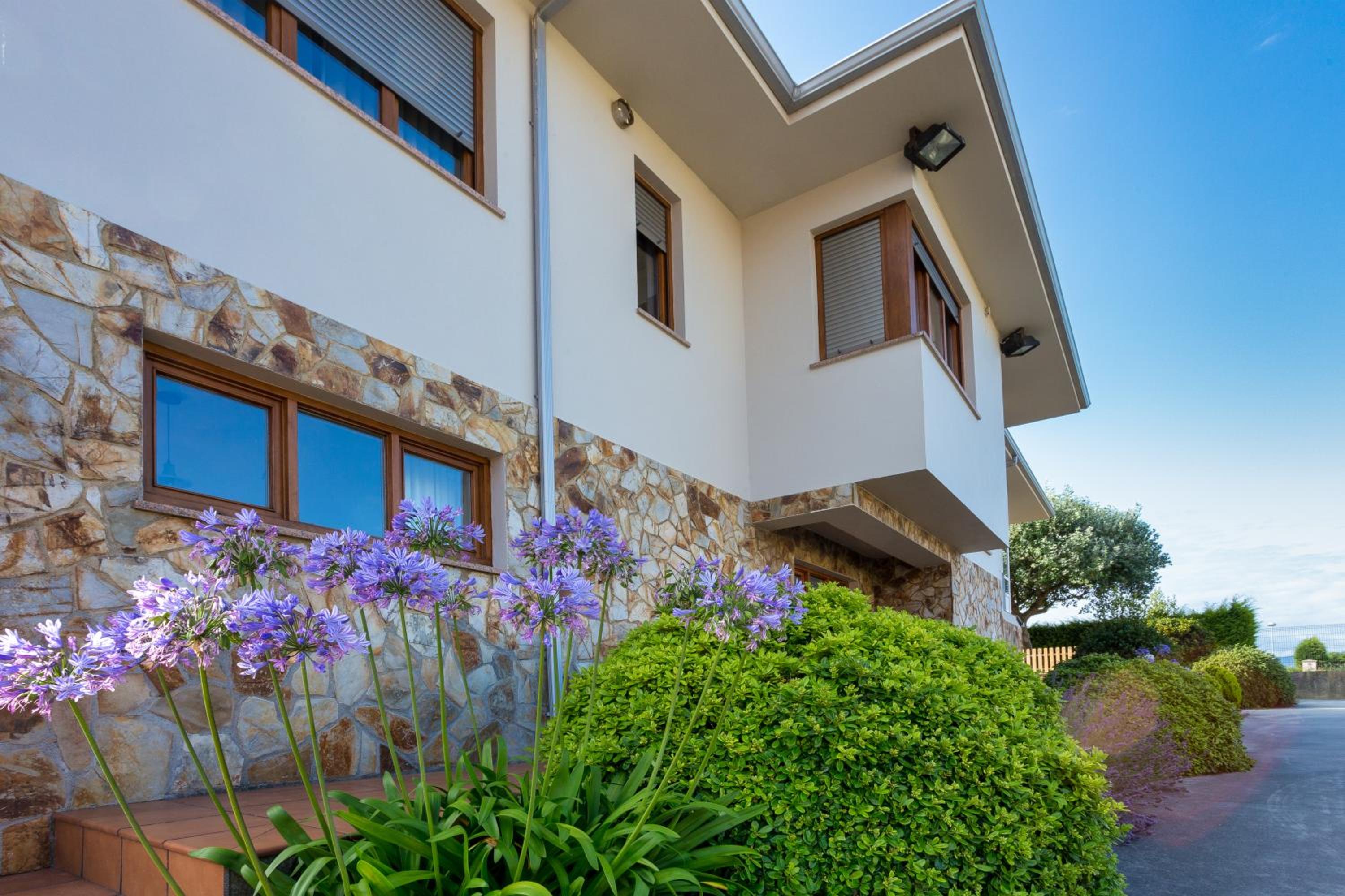 APARTAMENTOS BARCELLA TAPIA