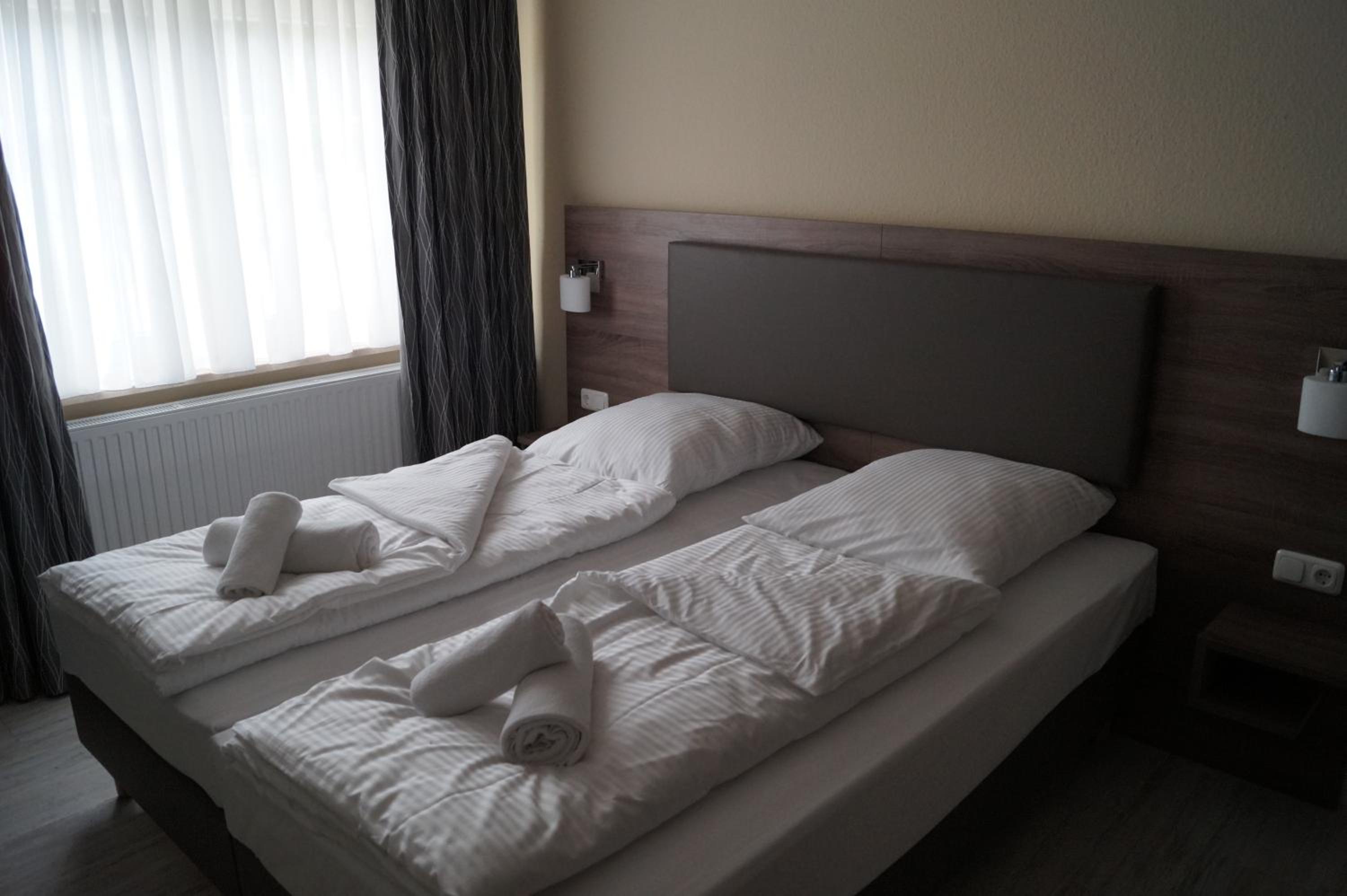 Hotel Tini en Bad Fallingbostel — hotel room
