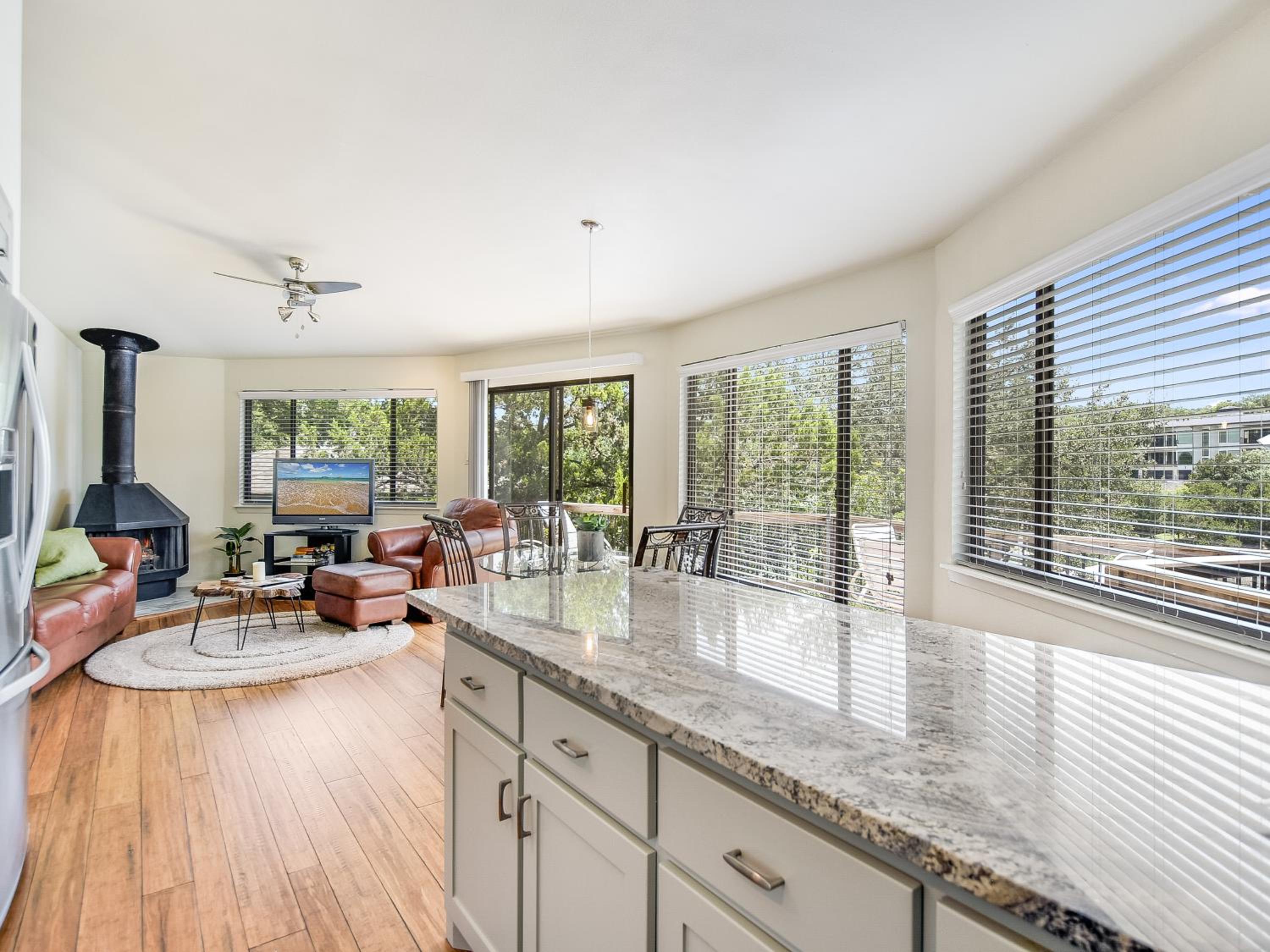 Lakefront Treehouse on Lake Travis Pool & Hot Tub view 3