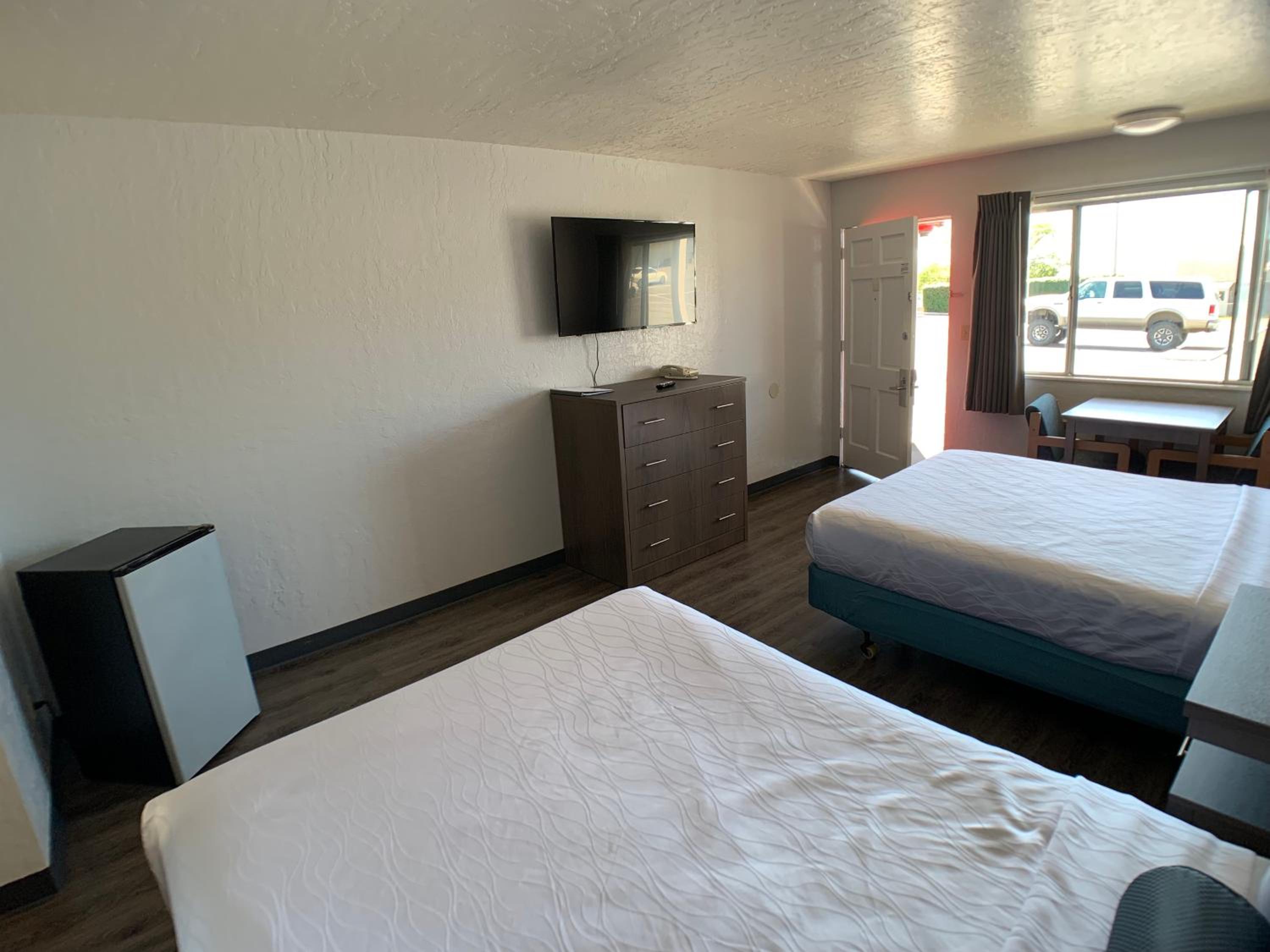 Crescent City Vacations - Brookings Inn Resort - Property Image 5