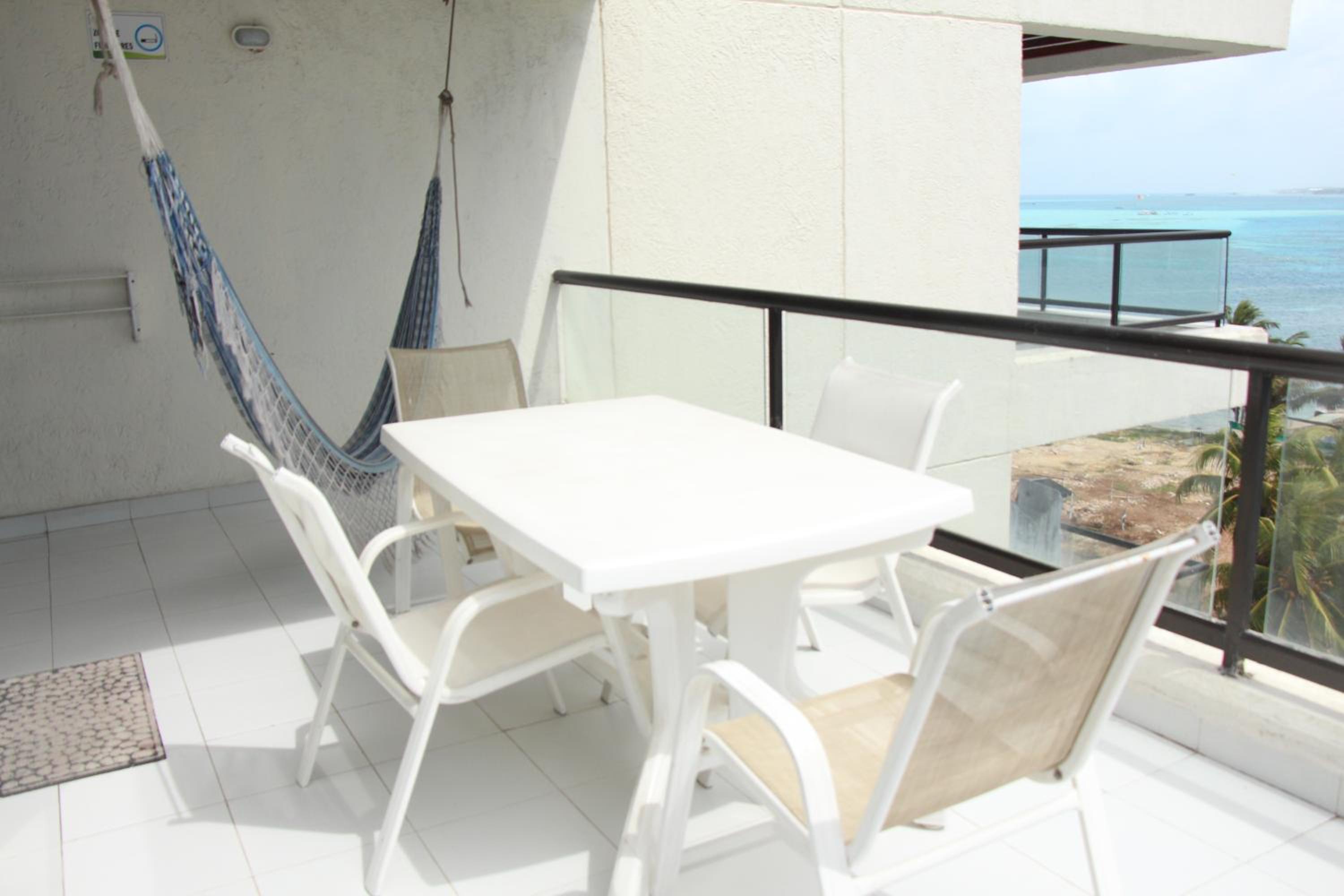 Apartamento en el Centro de San Andrés Islas con vista al mar- Edificio Bay Point 703