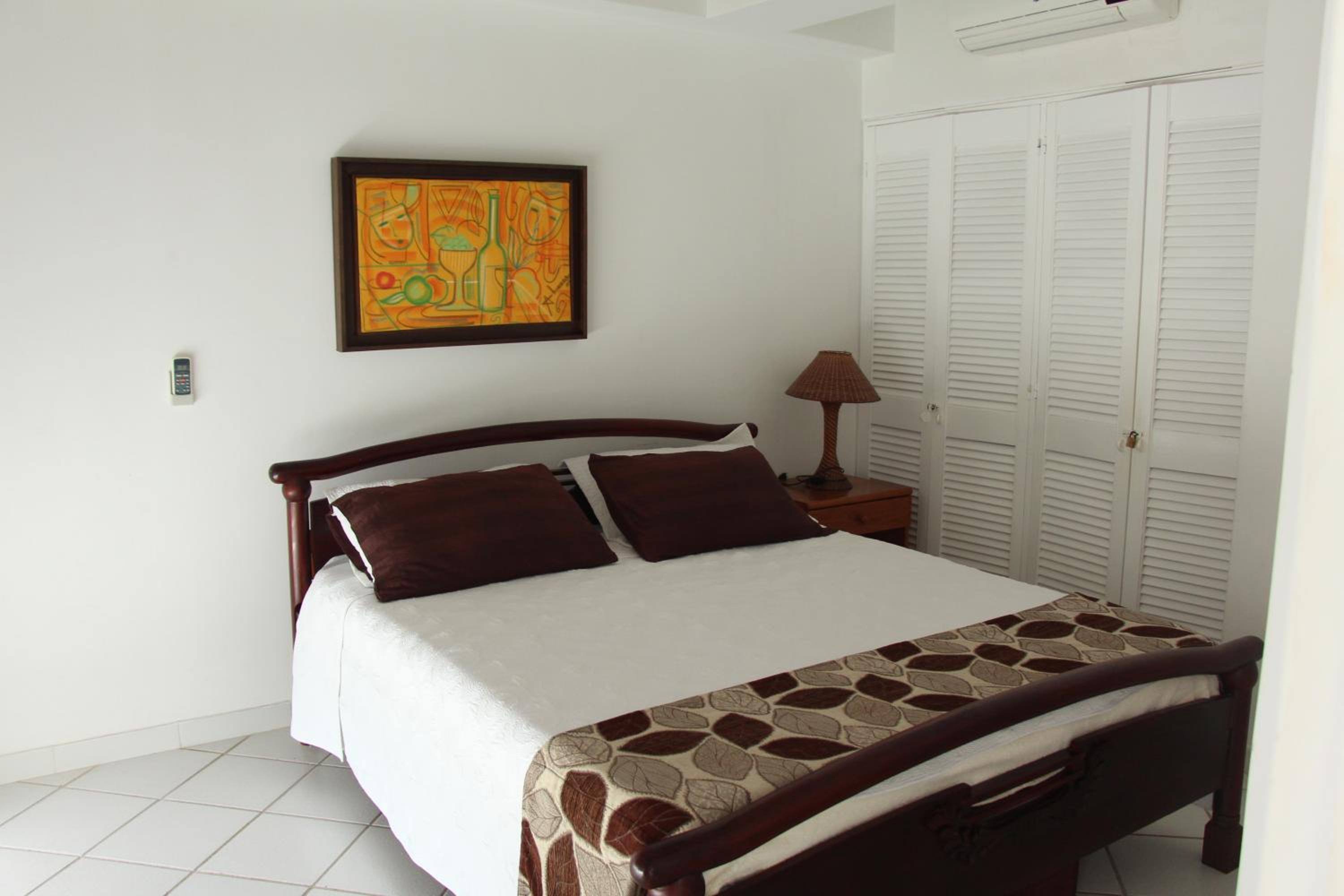 Apartamento en el Centro de San Andrés Islas con vista al mar- Edificio Bay Point 703