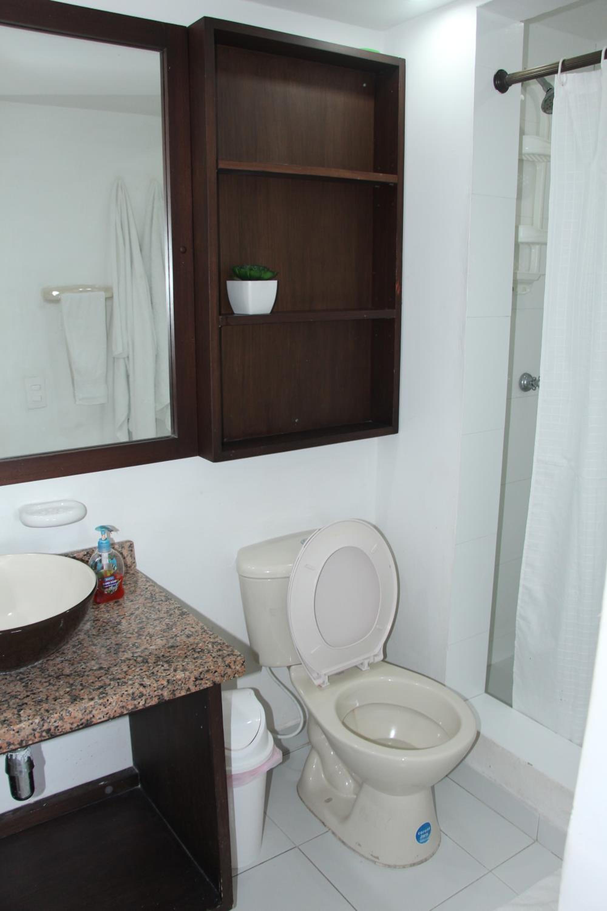 Apartamento en el Centro de San Andrés Islas con vista al mar- Edificio Bay Point 703