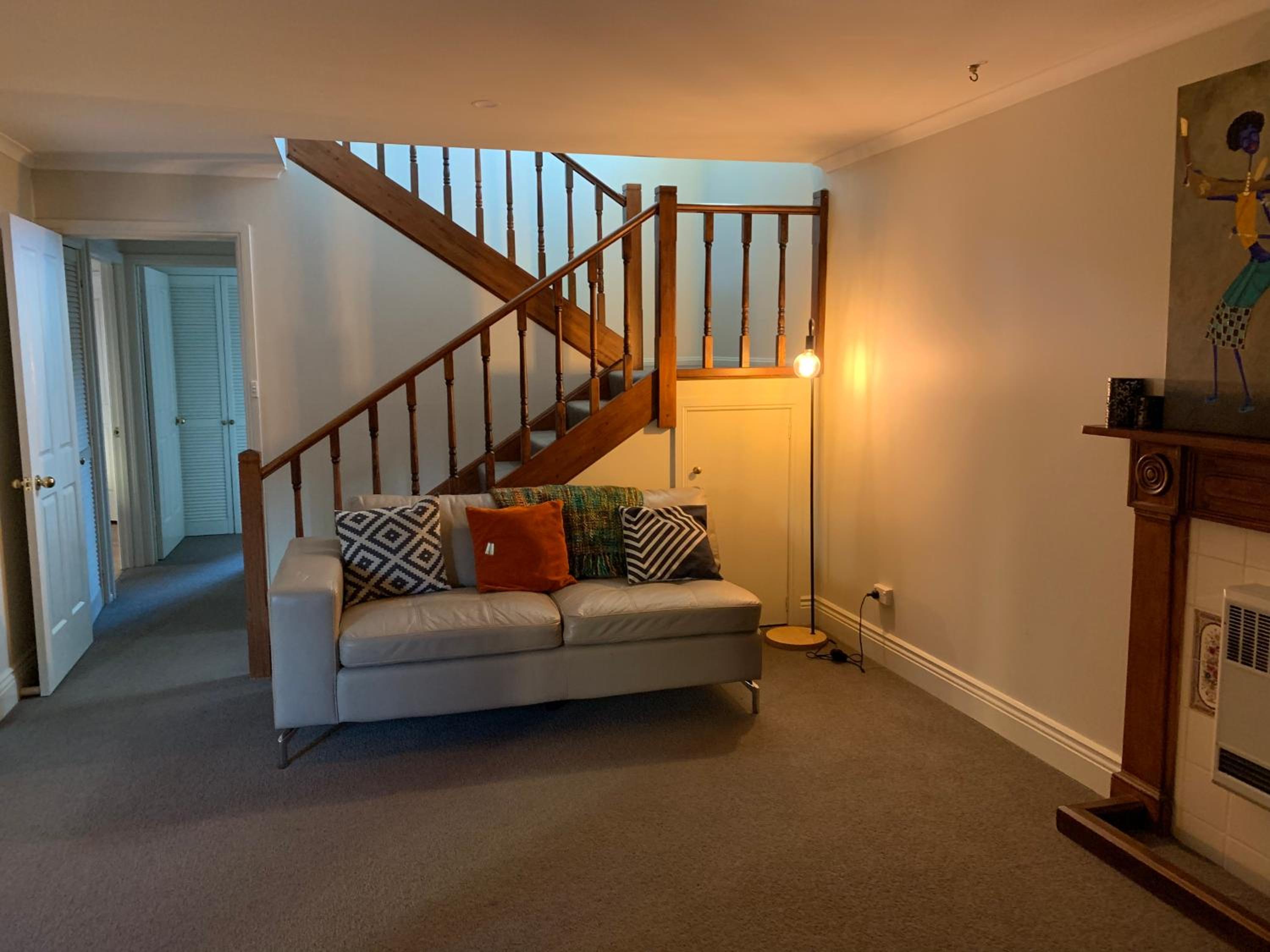 City townhouse walking distance to city