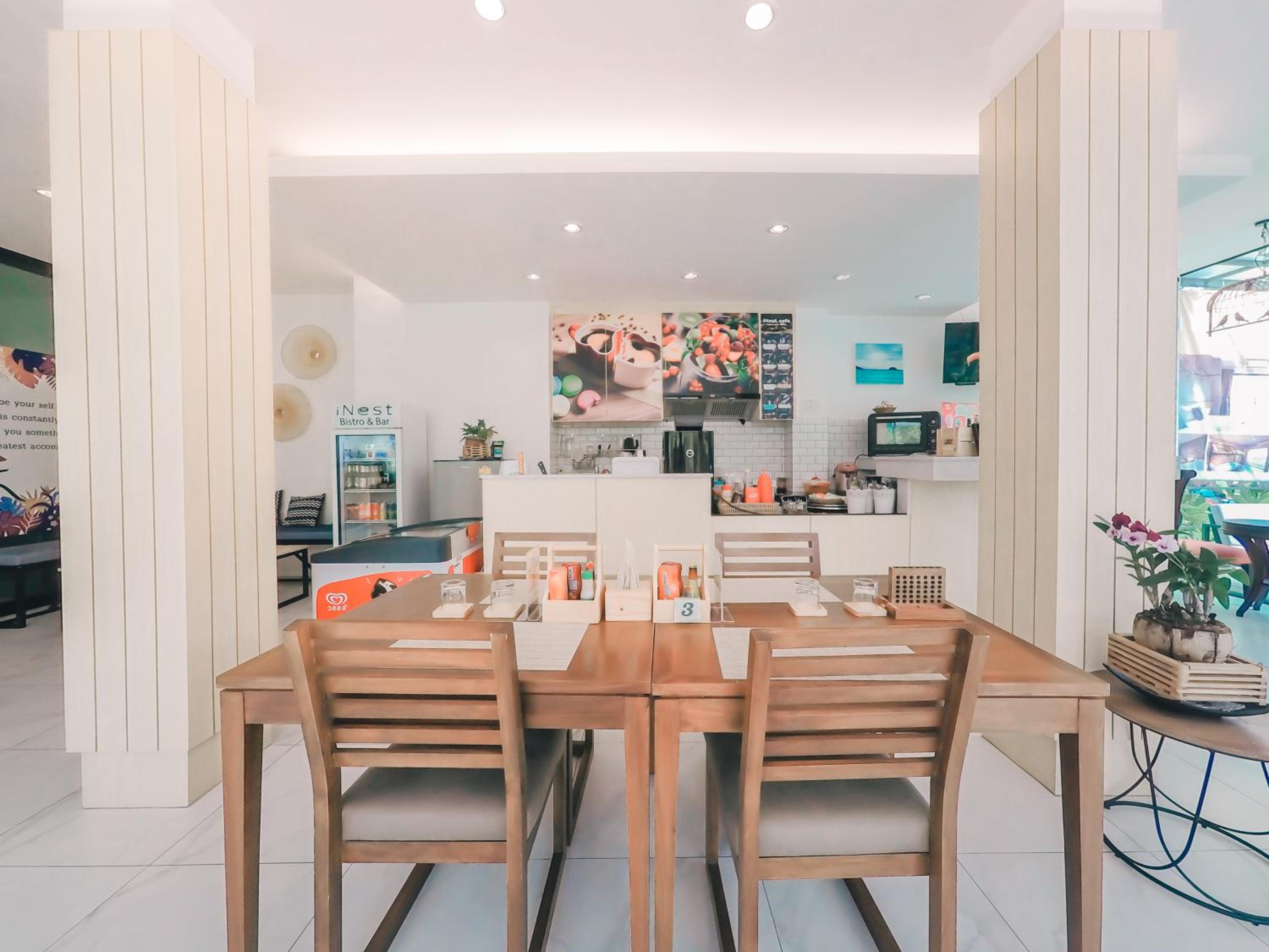 iNest Poshtel