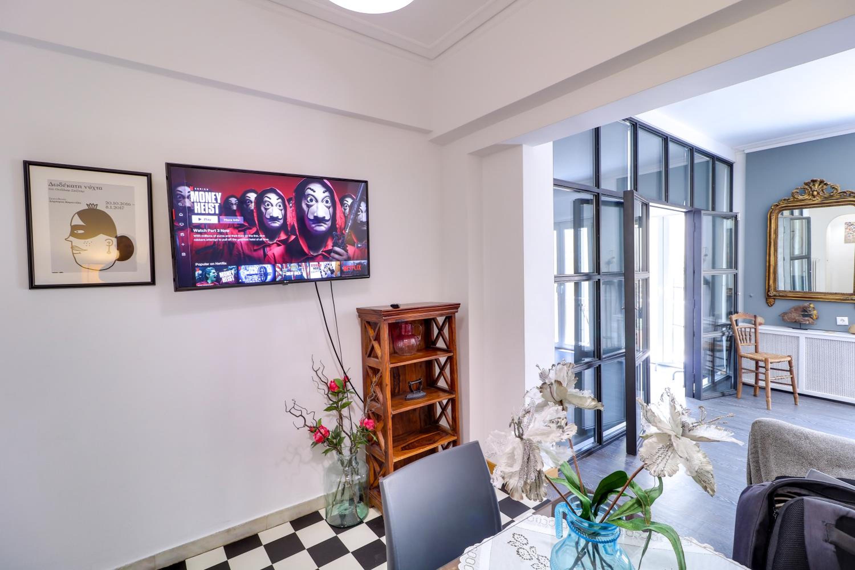 Plaka Elegant Apartment