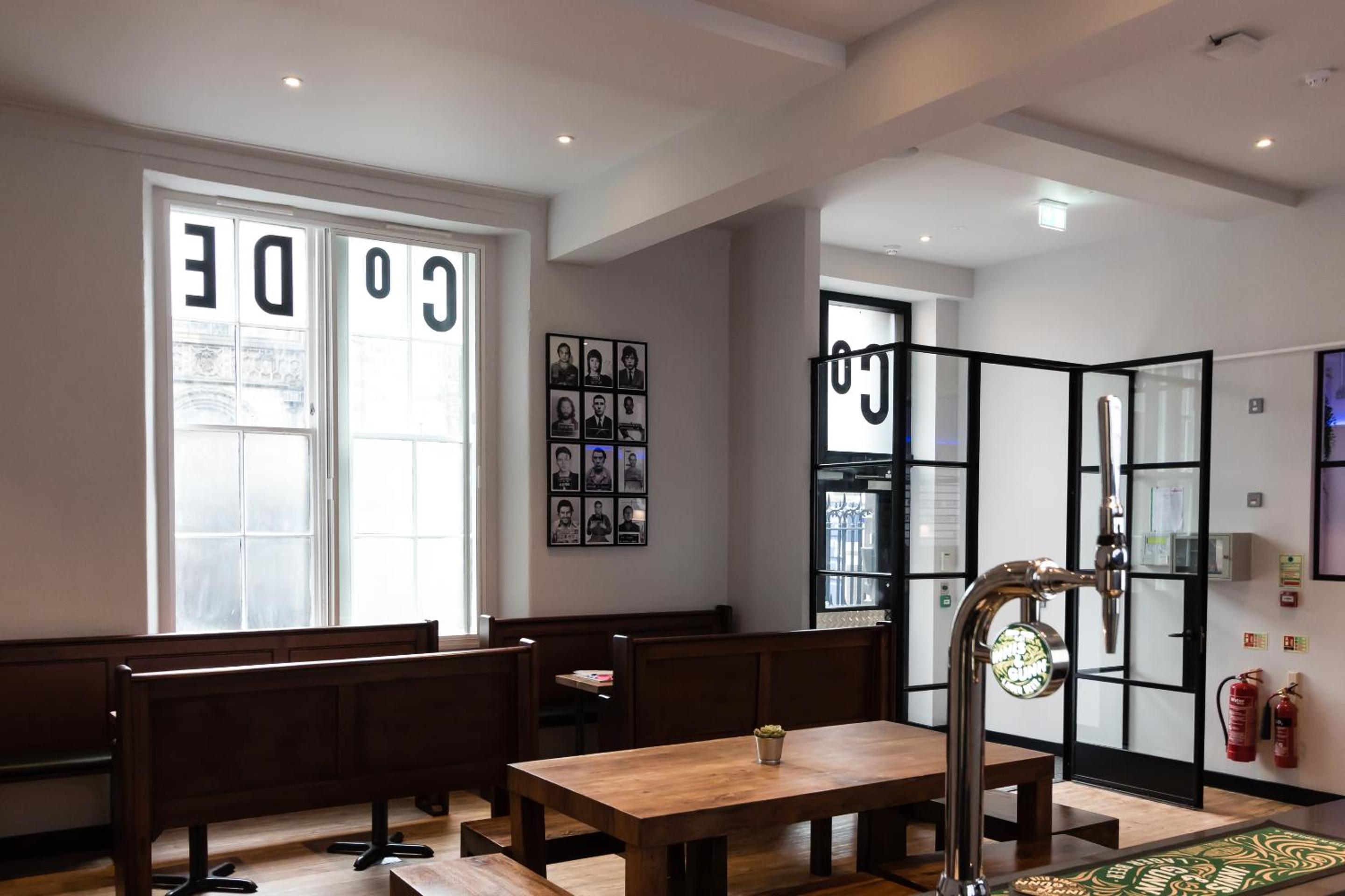 Photo 32 sur 36 de CODE - The Court, Edinburgh