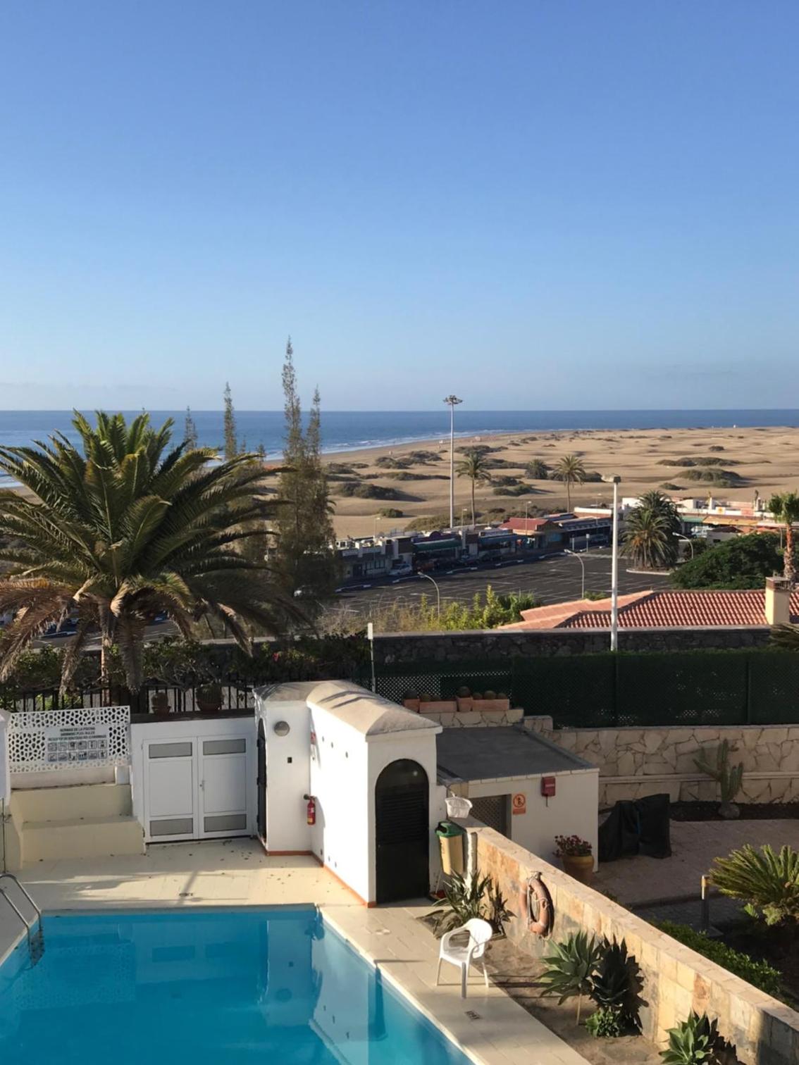 Primera linea de Playa del Ingles y las Dunas de Maspalomas view 4