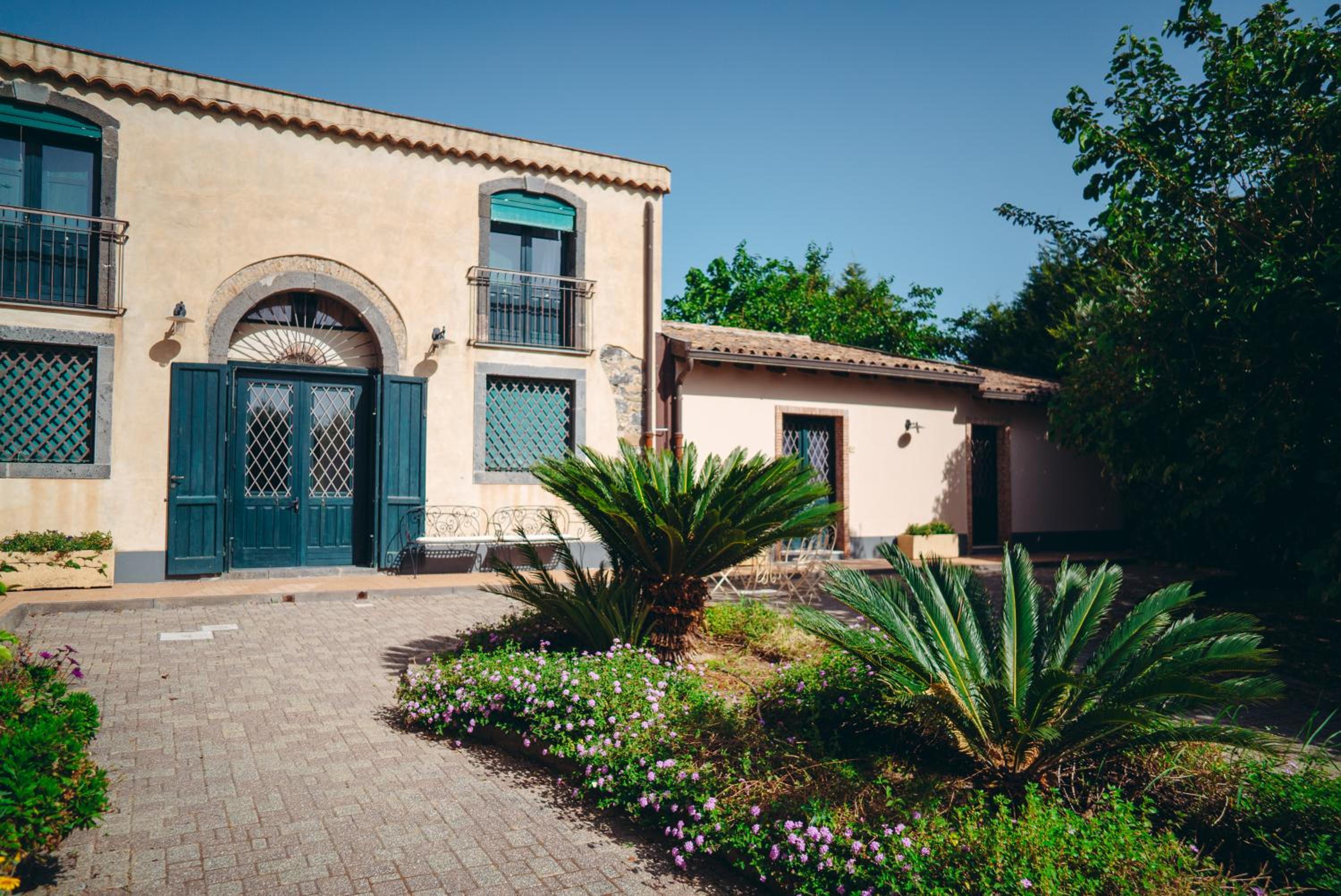 Antico Borgo Etneo Country Hotel