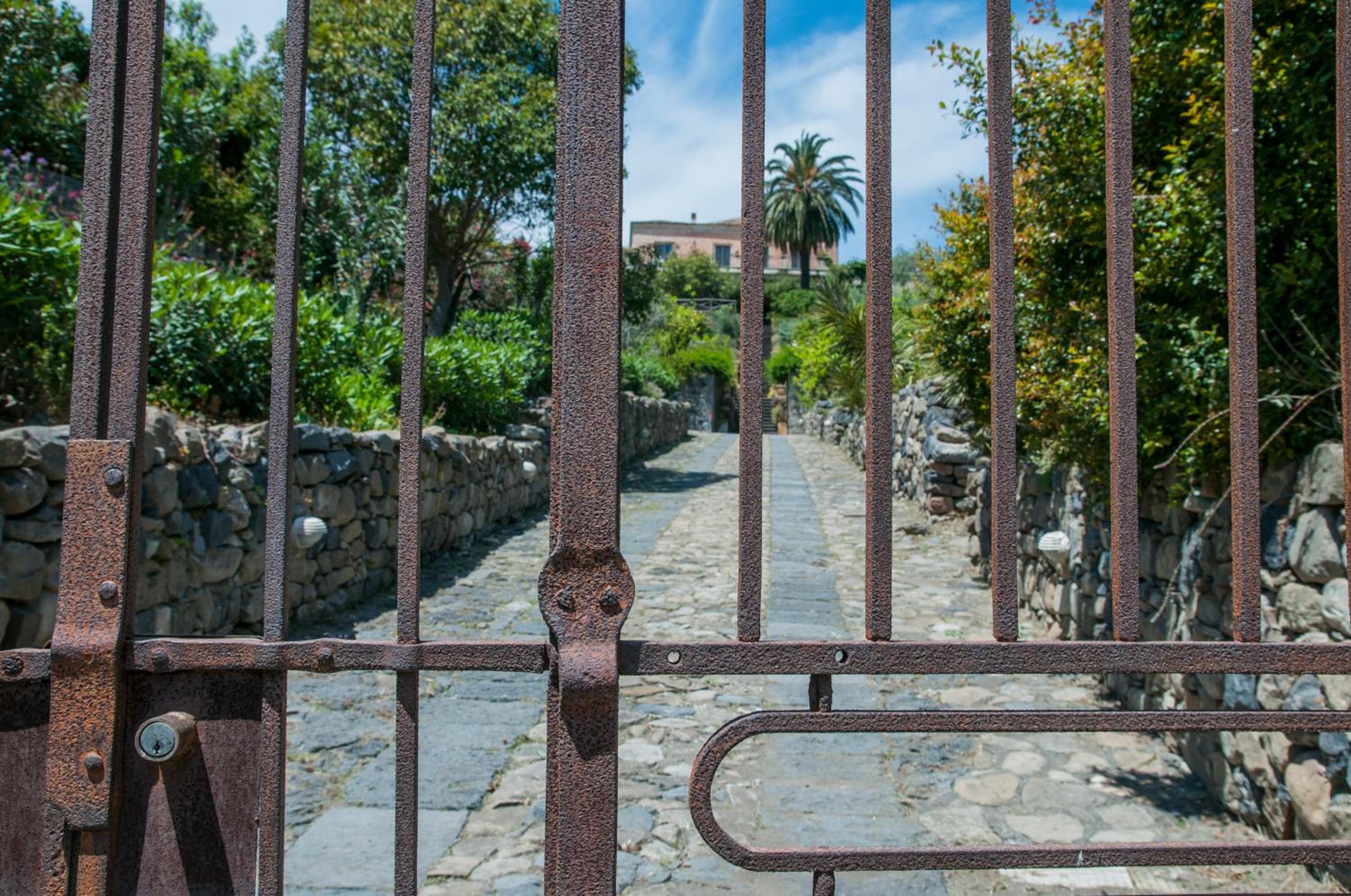 Antico Borgo Etneo Country Hotel