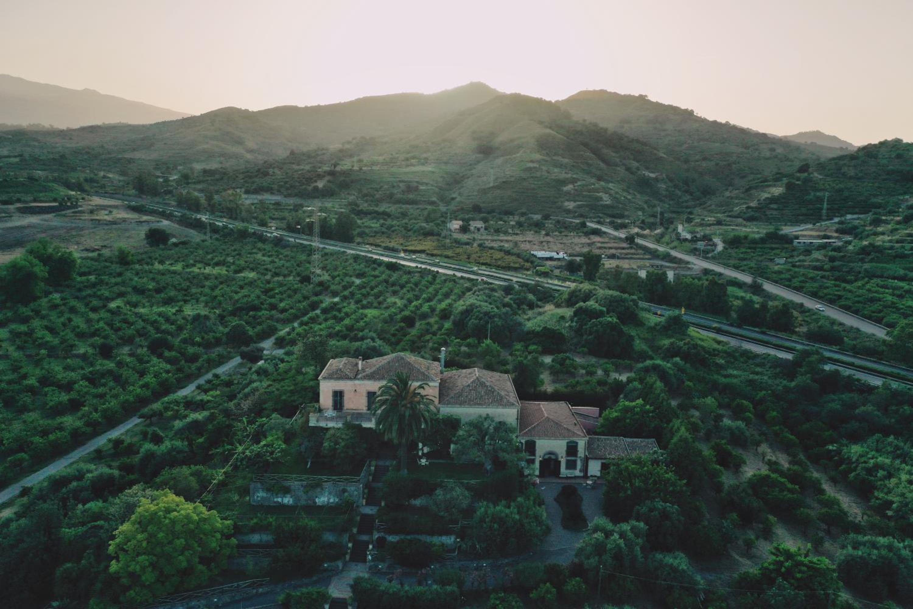 Antico Borgo Etneo Country Hotel