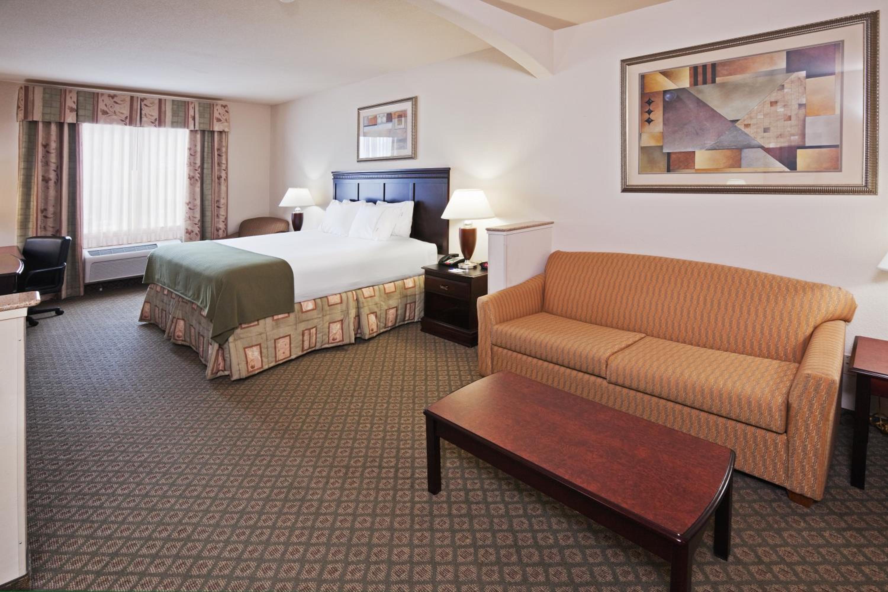 Corsicana Vacations - Holiday Inn Express Hotel and Suites Corsicana I-45, an IHG Hotel - Property Image 41
