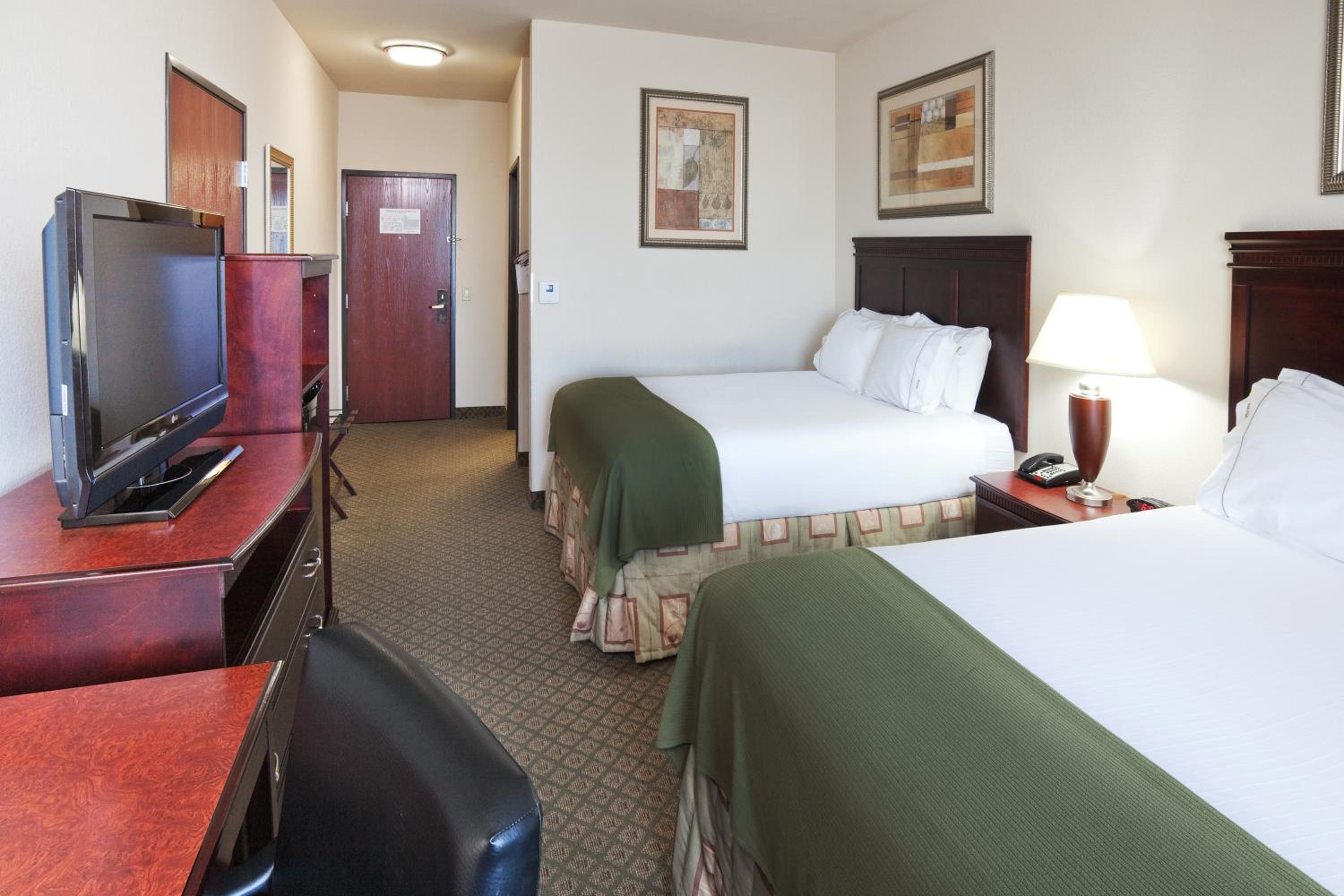 Corsicana Vacations - Holiday Inn Express Hotel and Suites Corsicana I-45, an IHG Hotel - Property Image 42