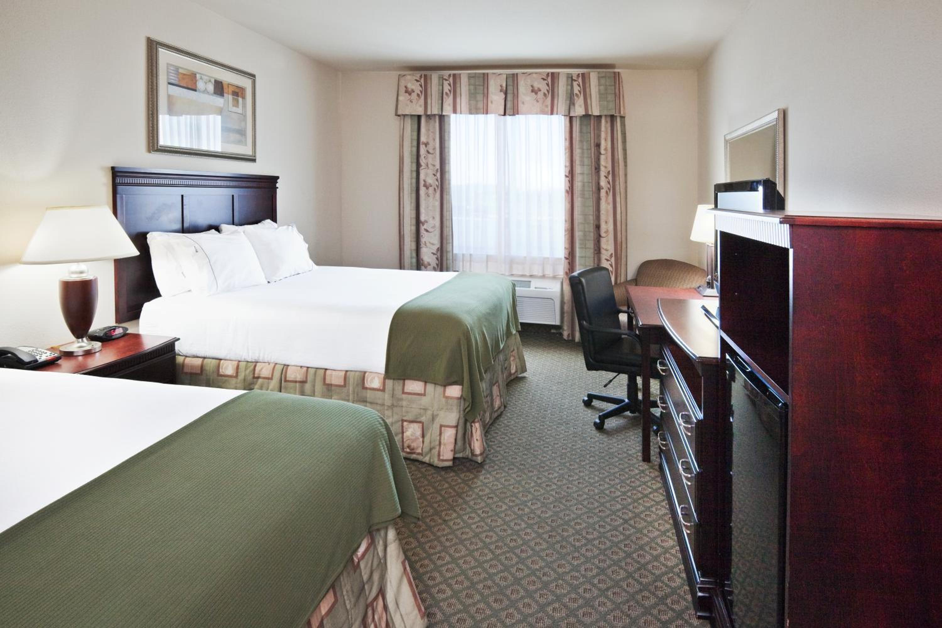 Corsicana Vacations - Holiday Inn Express Hotel and Suites Corsicana I-45, an IHG Hotel - Property Image 39