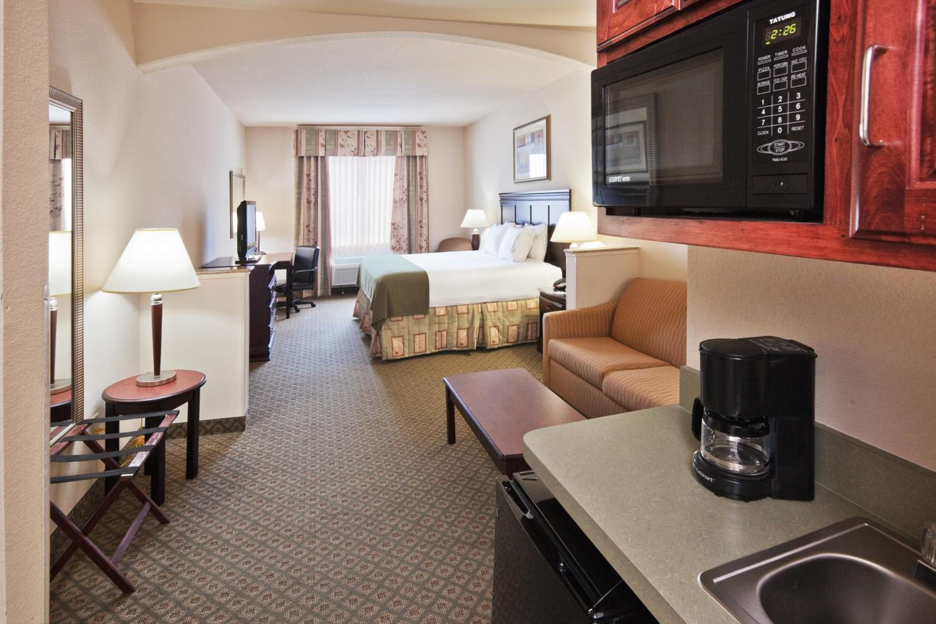 Corsicana Vacations - Holiday Inn Express Hotel and Suites Corsicana I-45, an IHG Hotel - Property Image 37