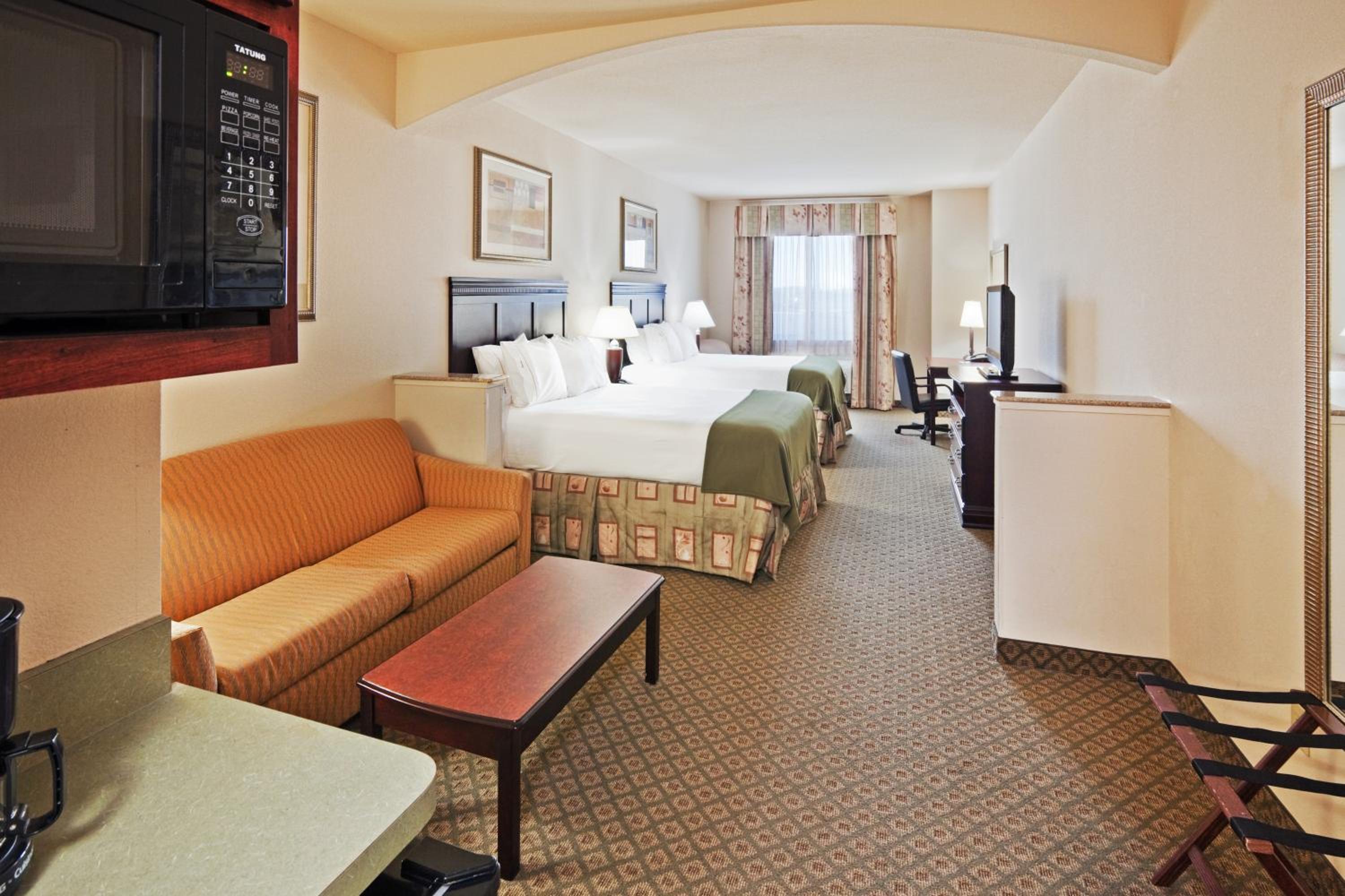 Corsicana Vacations - Holiday Inn Express Hotel and Suites Corsicana I-45, an IHG Hotel - Property Image 43