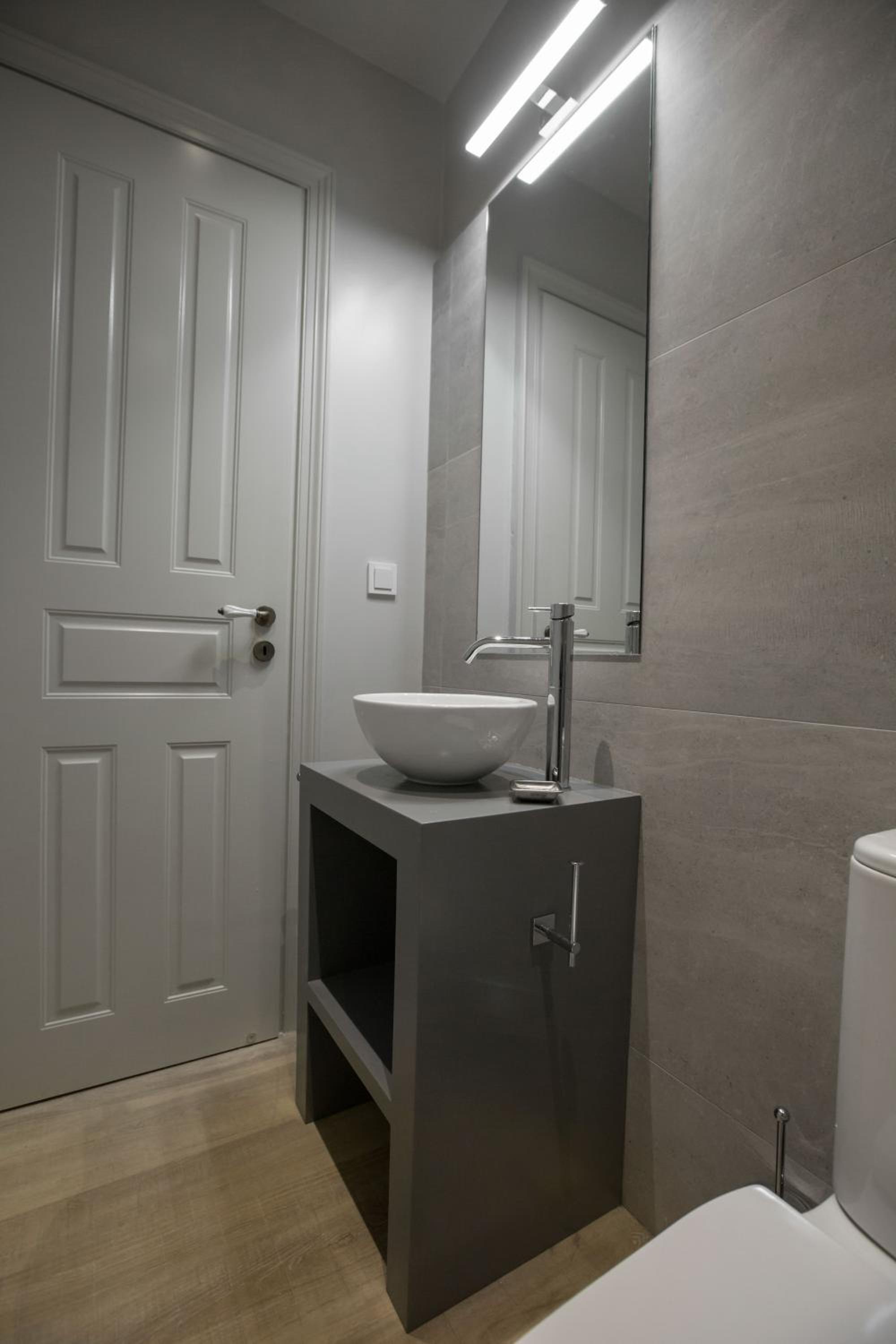 Magnificent neoclassical apt in Syntagma-Plaka
