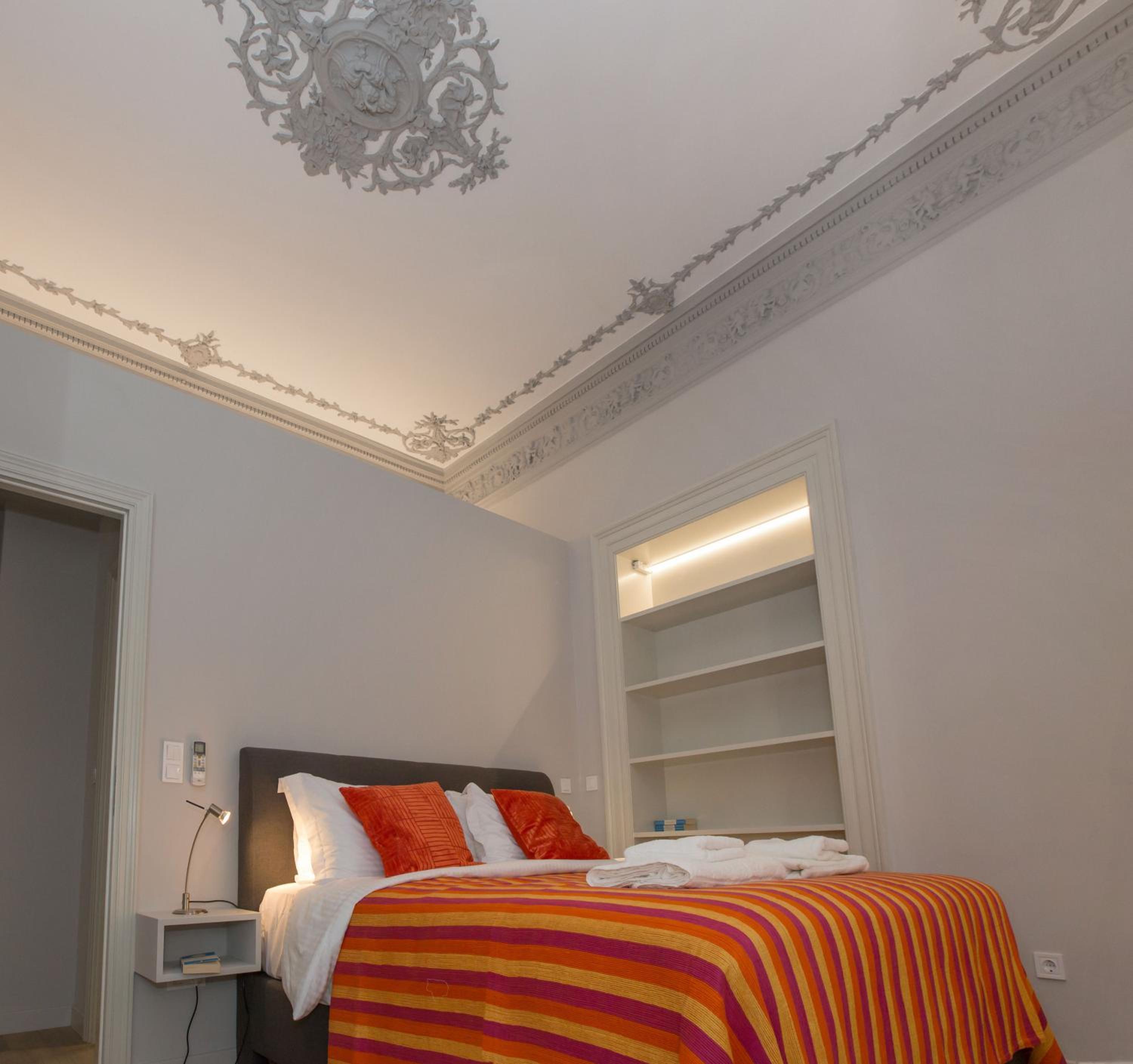 Magnificent neoclassical apt in Syntagma-Plaka
