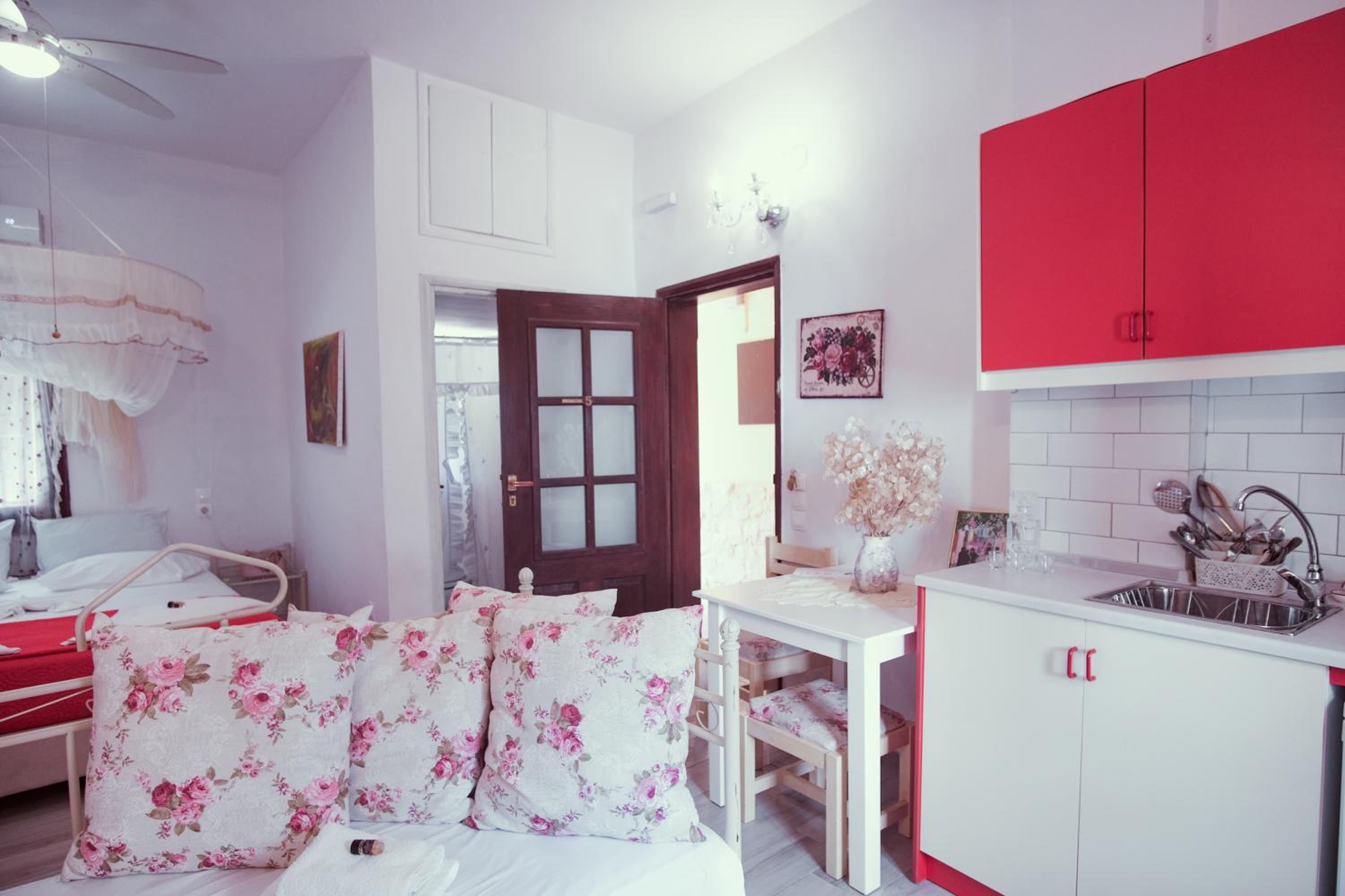 Studio Lefaki
