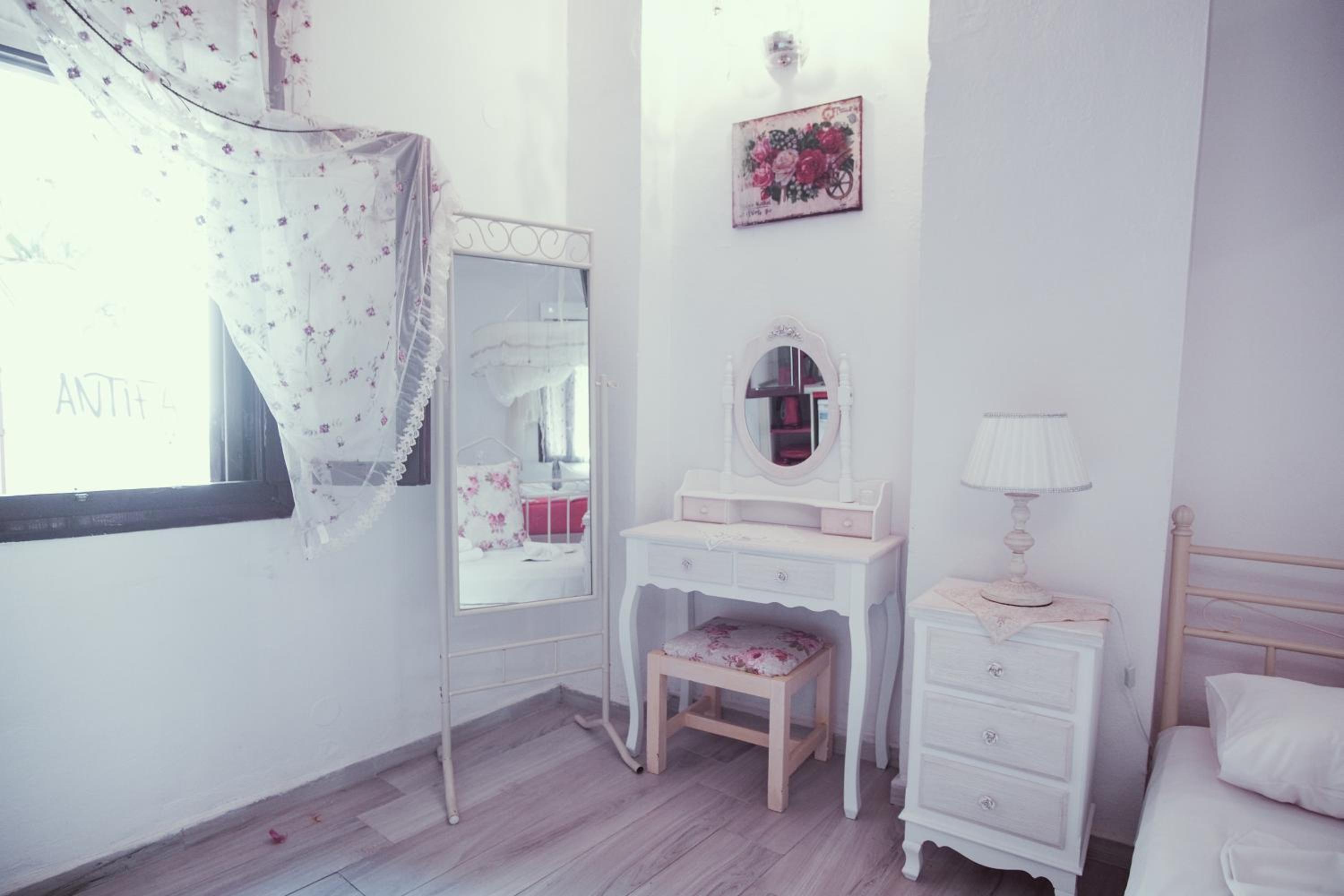 Studio Lefaki