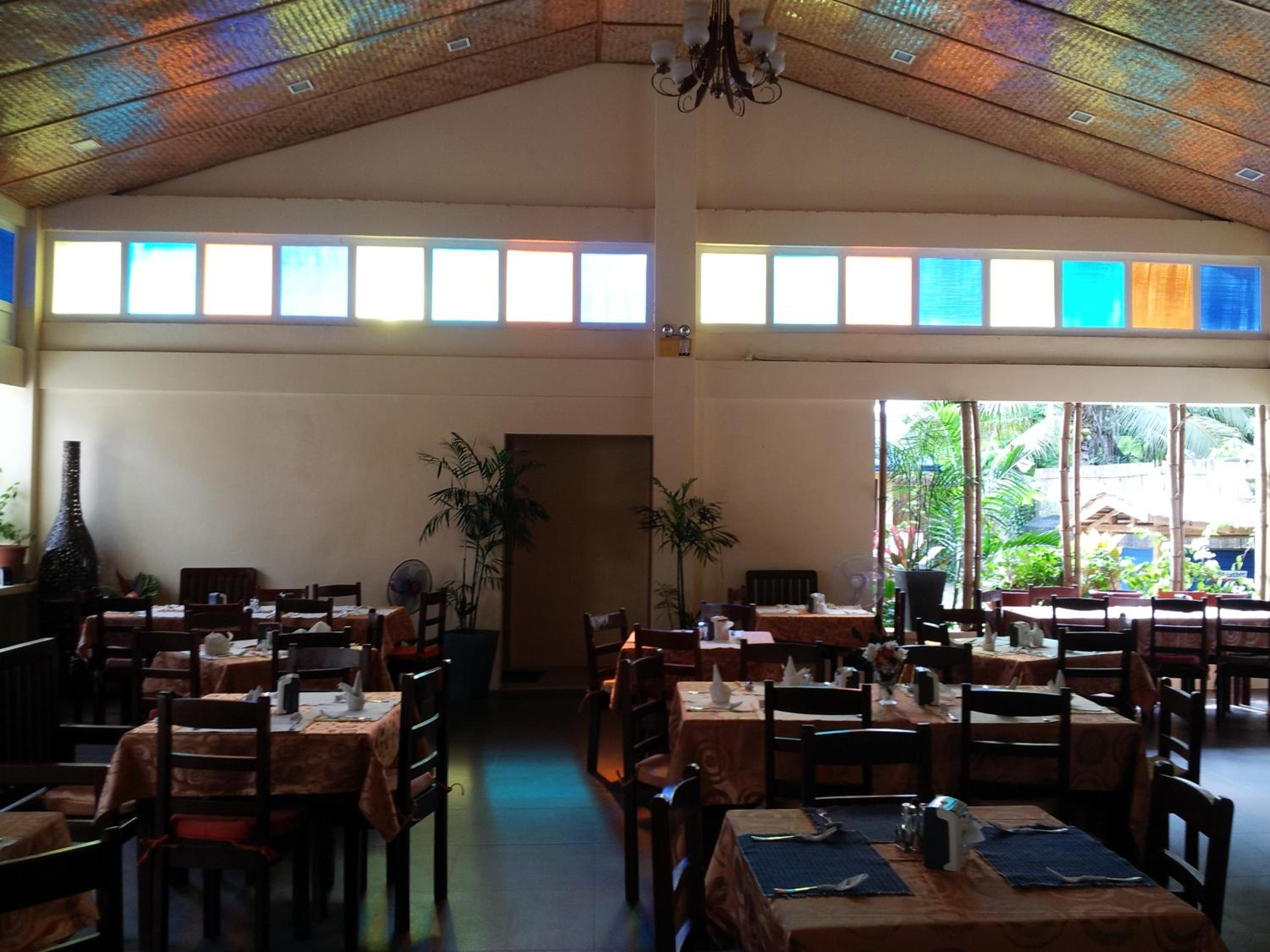 Blue Lagoon Inn & Suites