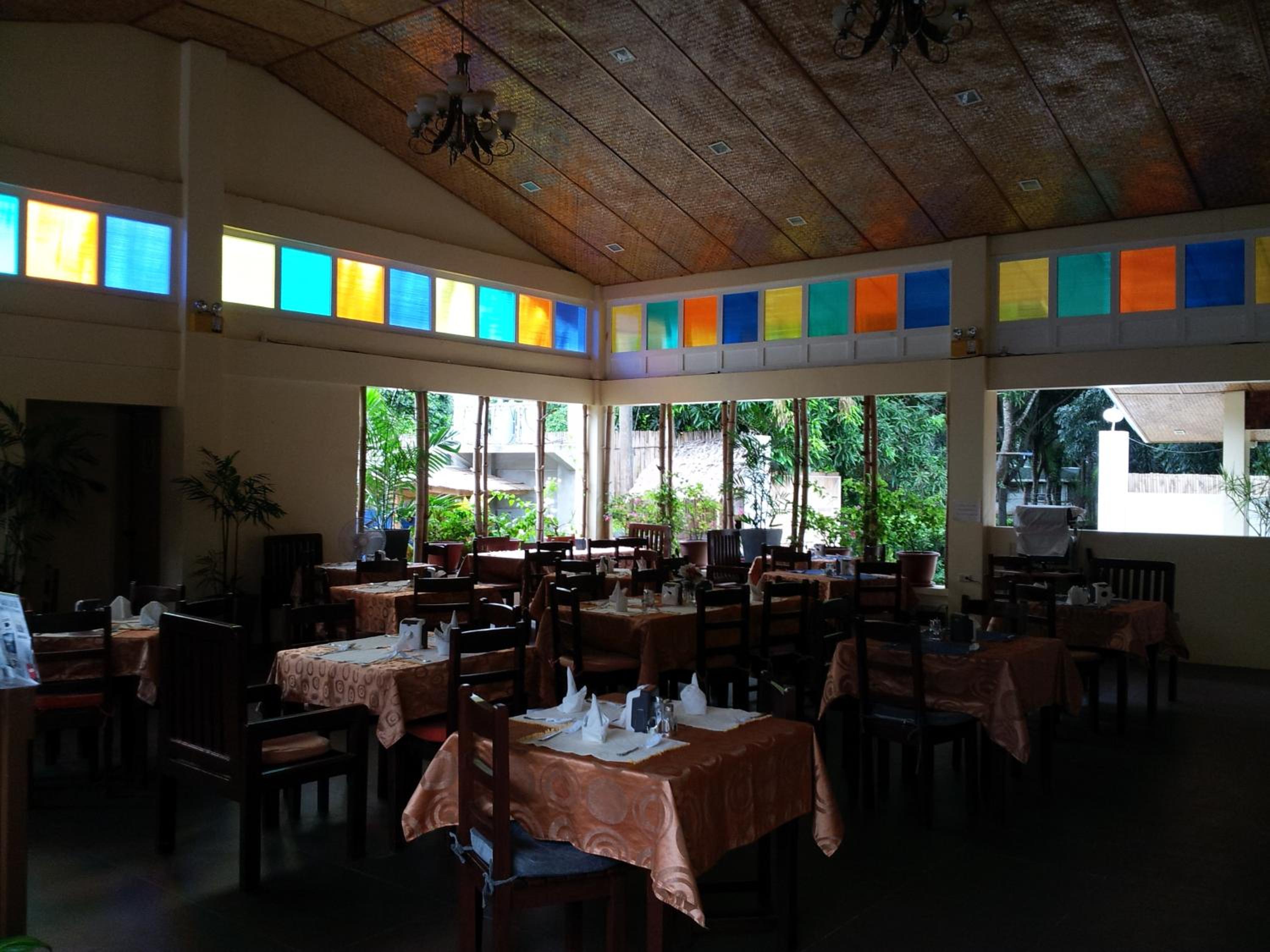 Blue Lagoon Inn & Suites