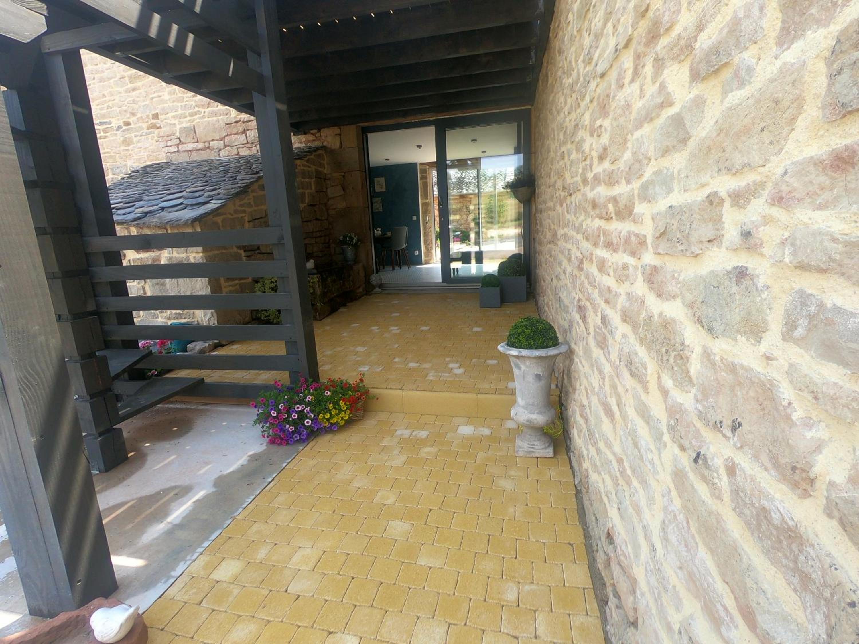 Photo 32