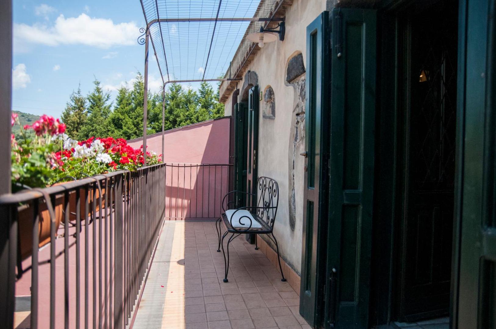 Antico Borgo Etneo Country Hotel