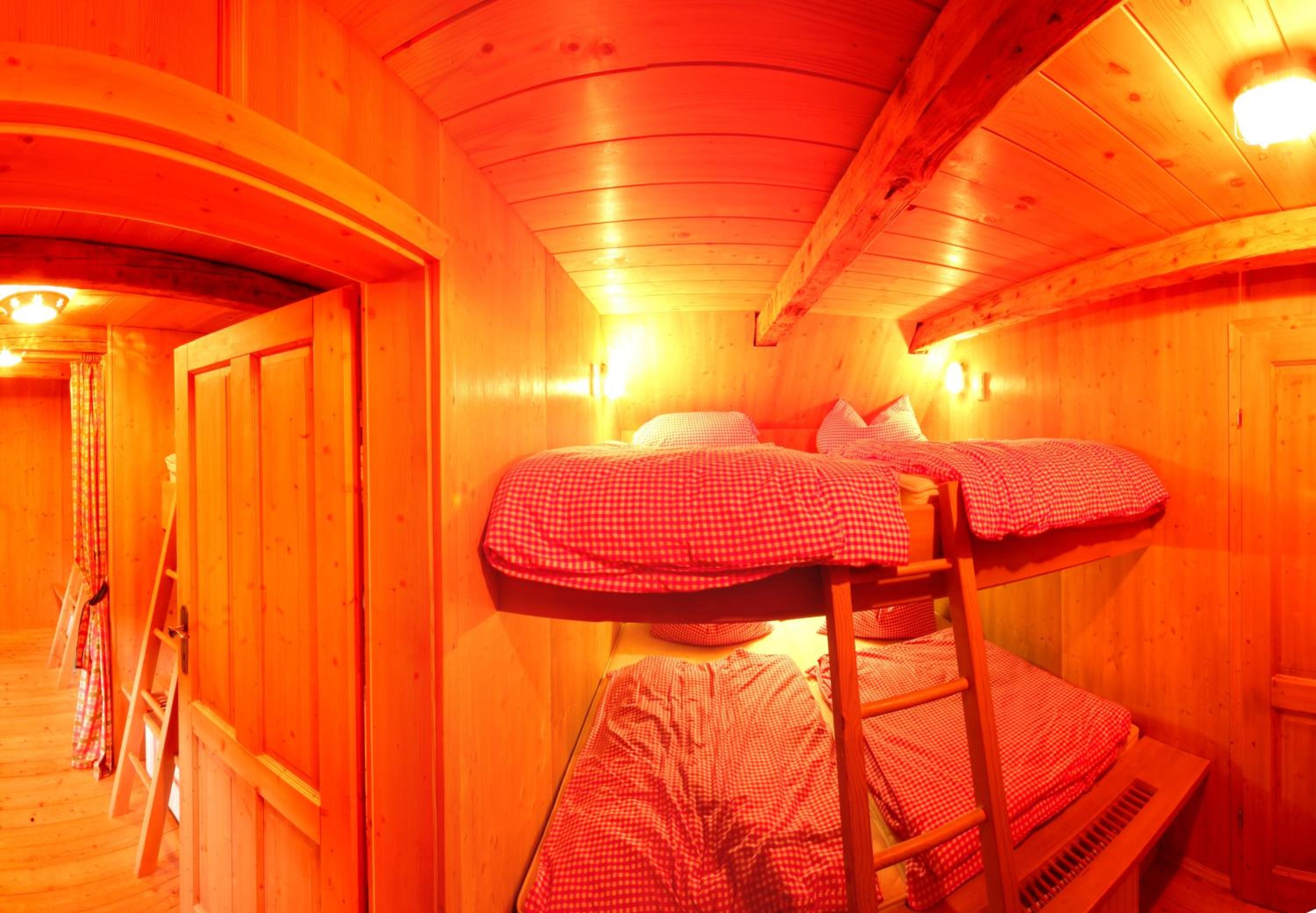Photo 48