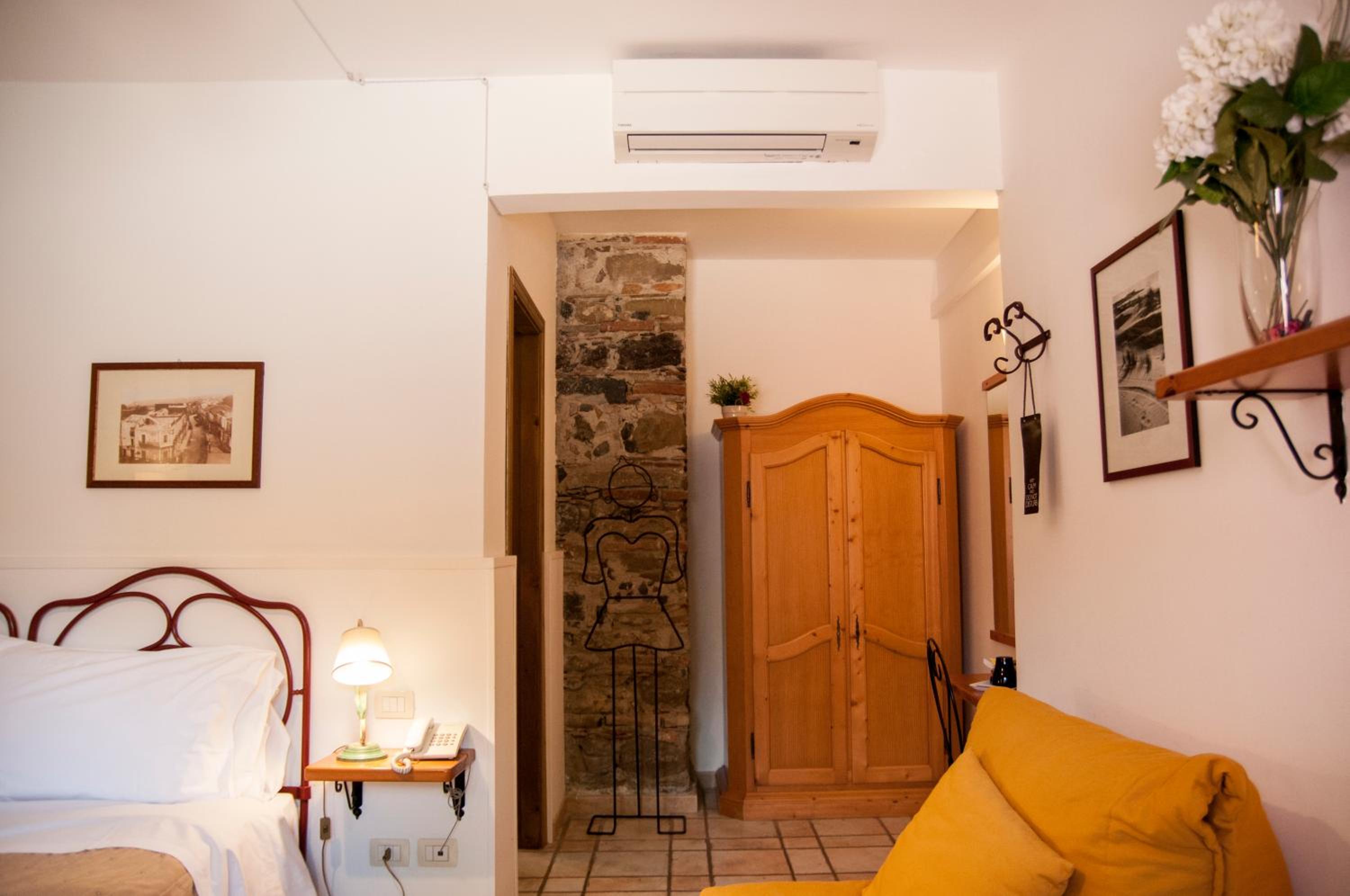 Antico Borgo Etneo Country Hotel