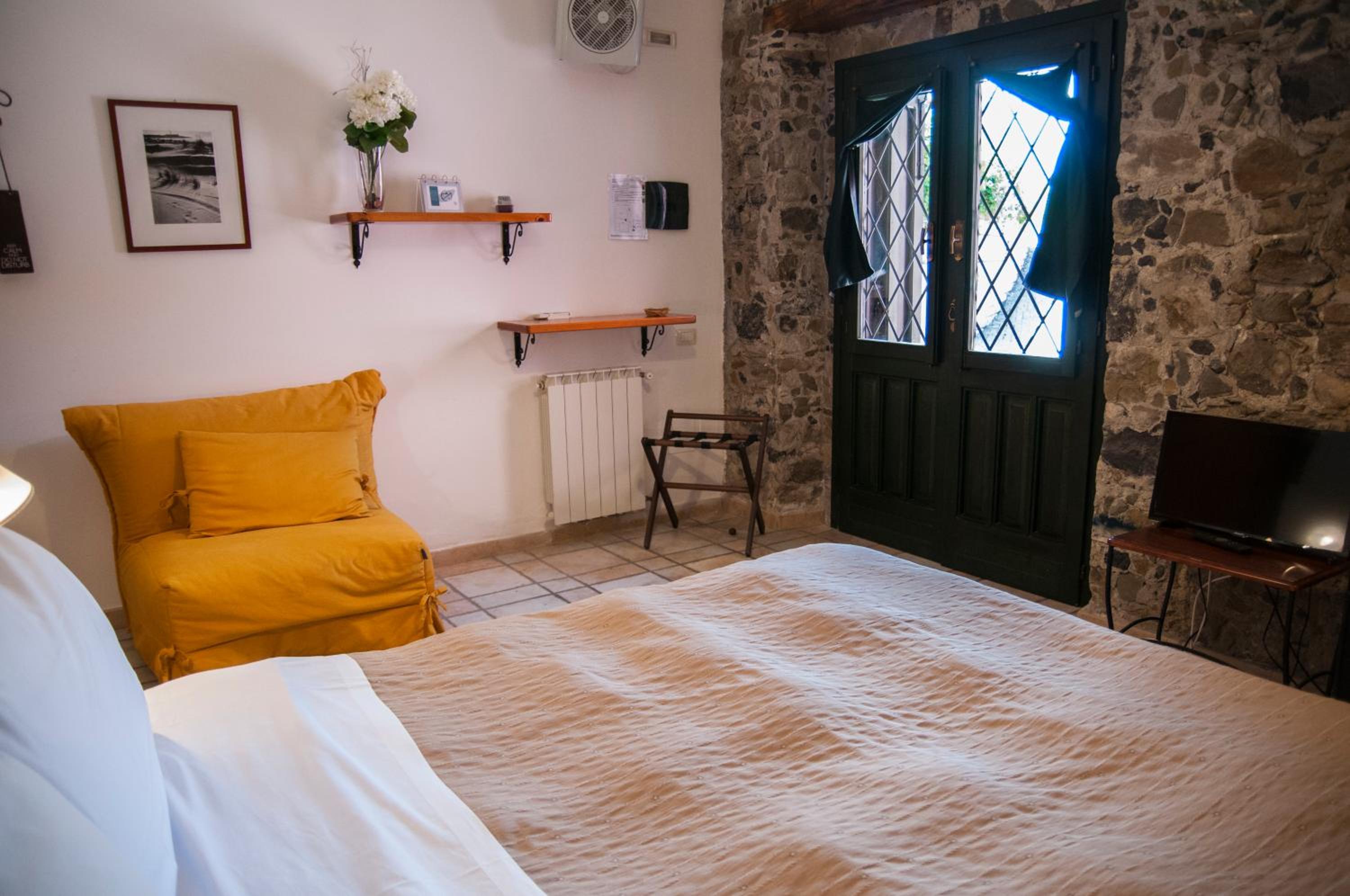 Antico Borgo Etneo Country Hotel