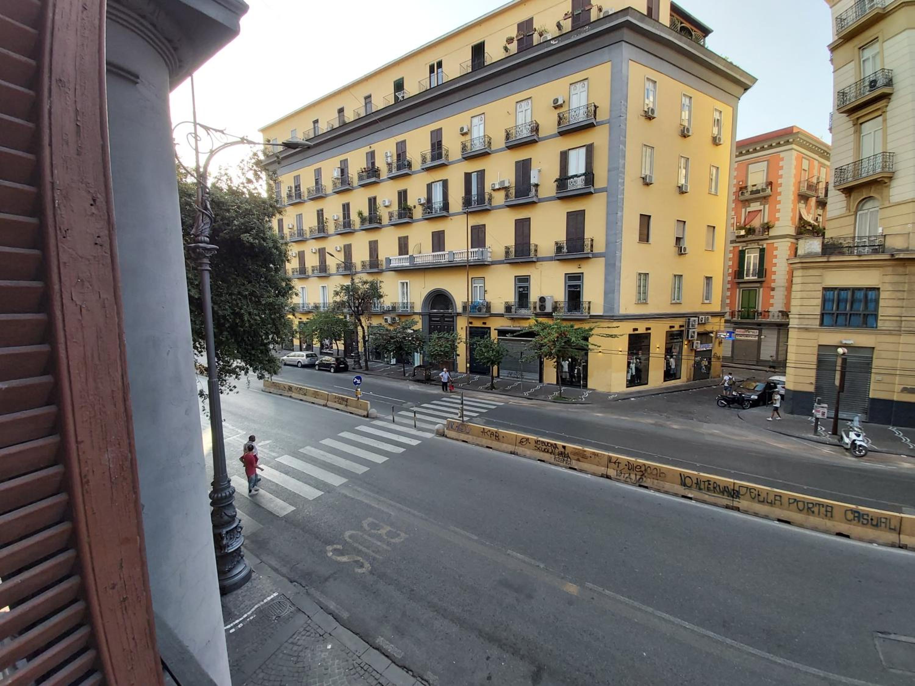 Dormire a Napoli Centro Holiday House Casa Vacanza — Naples