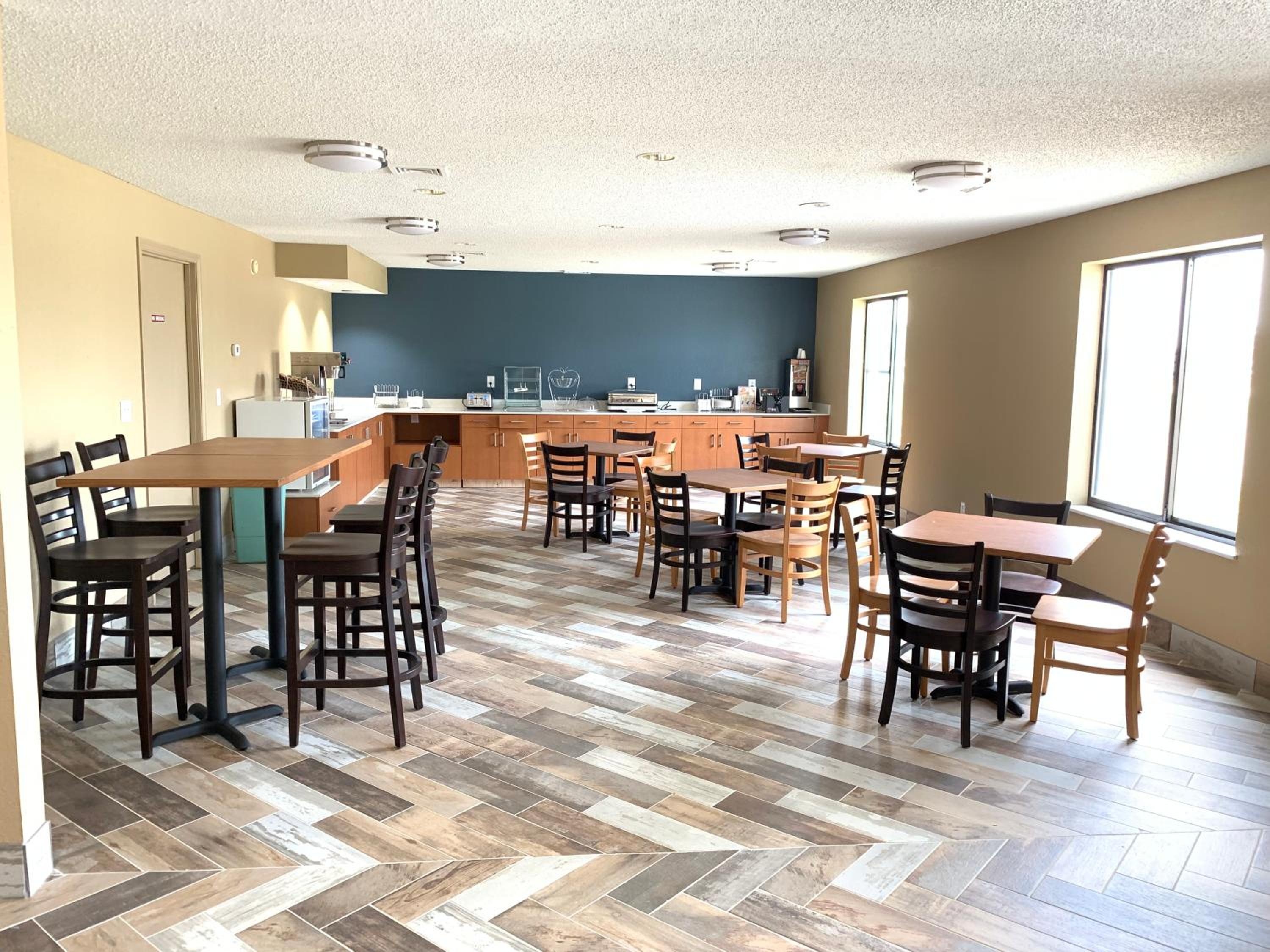 AmericInn by Wyndham Prairie du Chien view 5