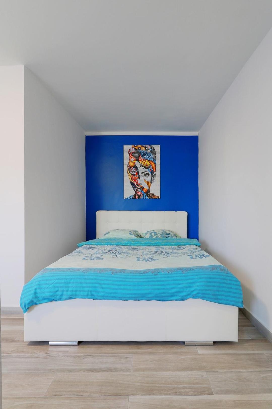 Luxury Olimpia Studio in Bucharest, with Netflix app view 4