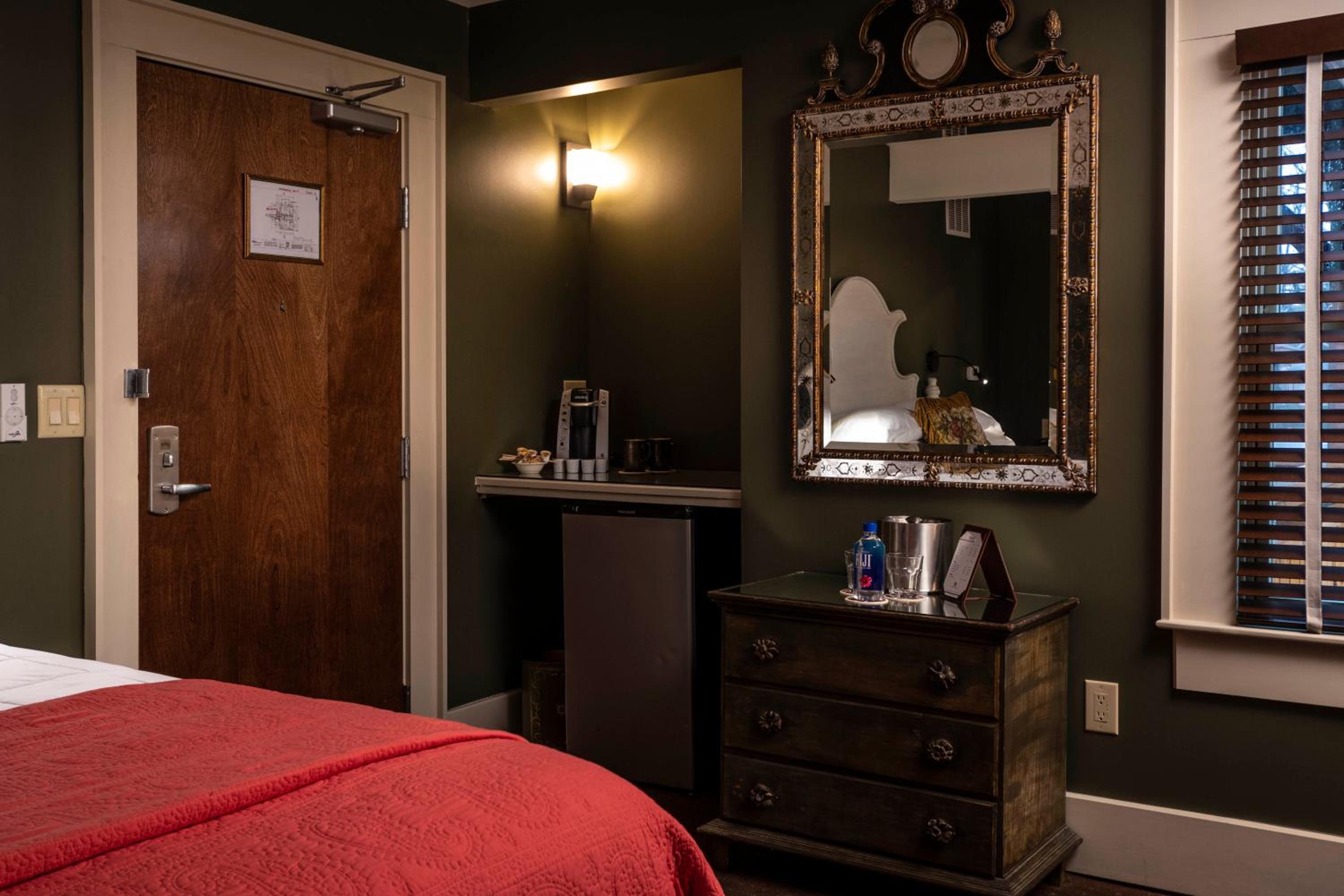 Hotel Broad Ripple